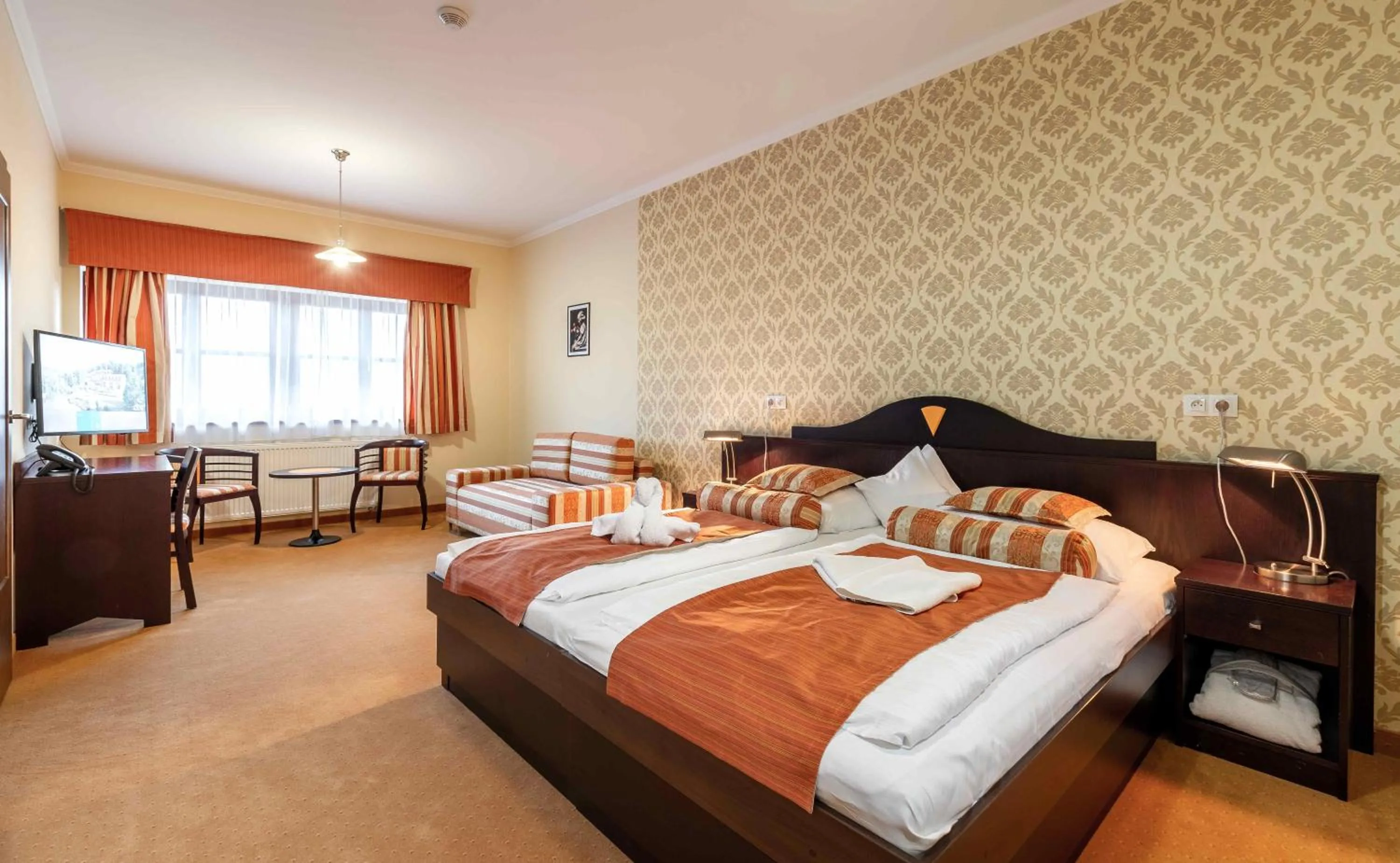 Property building, Bed in Hotel Studanka