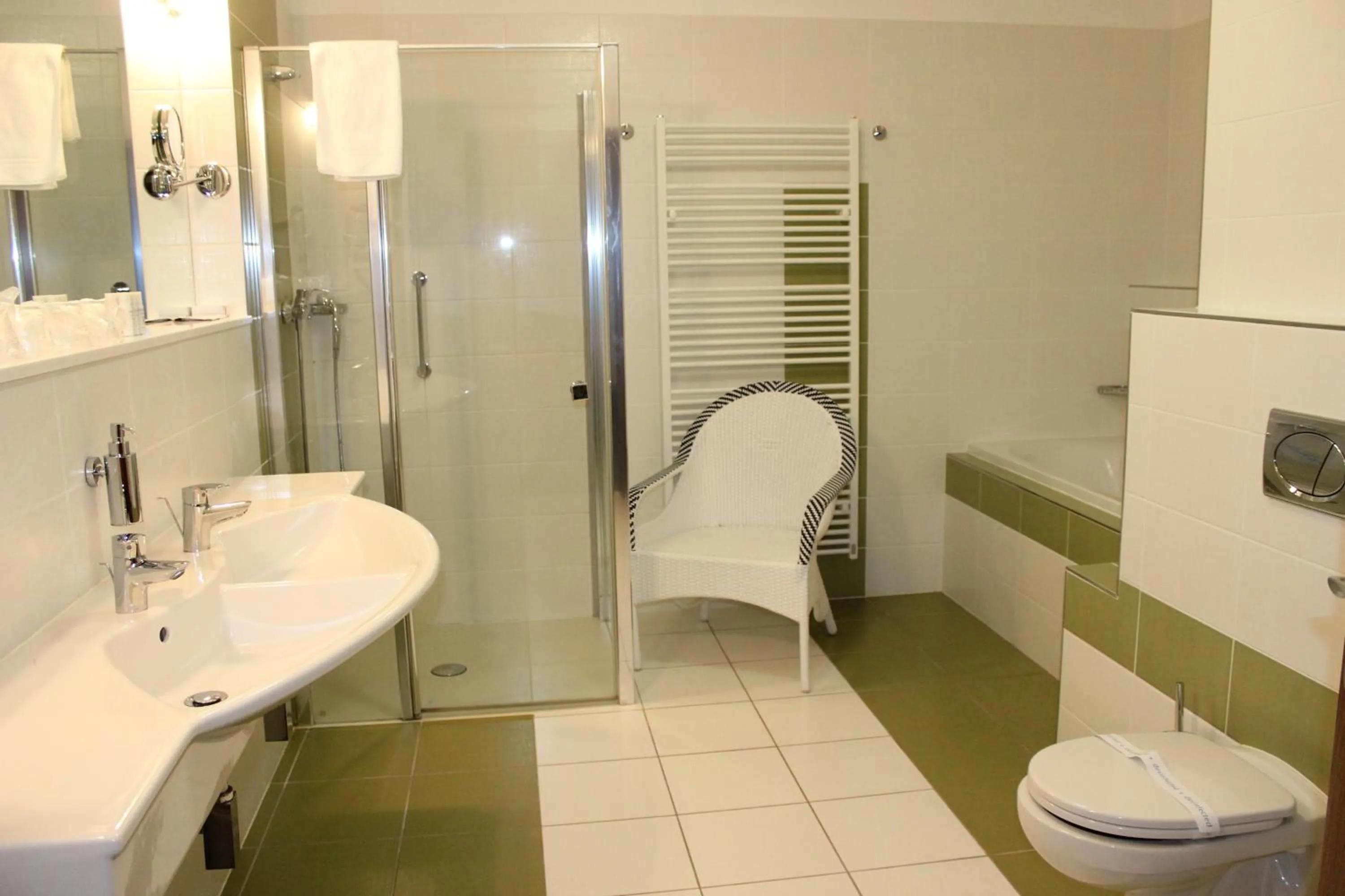 Shower in Hotel Studanka