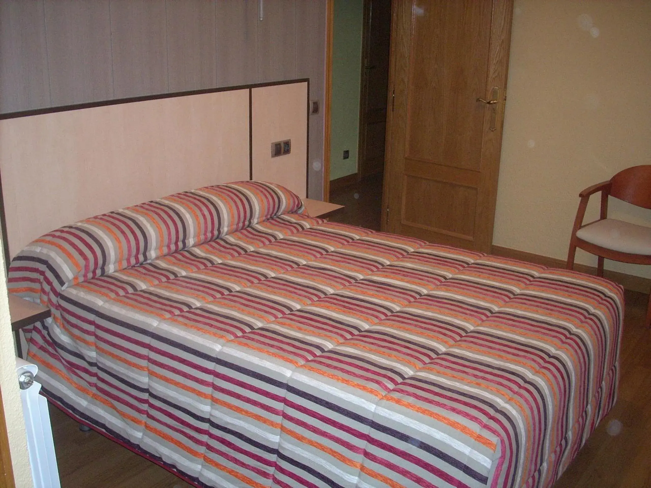 Double Room - single occupancy in Hotel Corona de Castilla Double Room - single occupancy in Hotel Corona de Castilla
