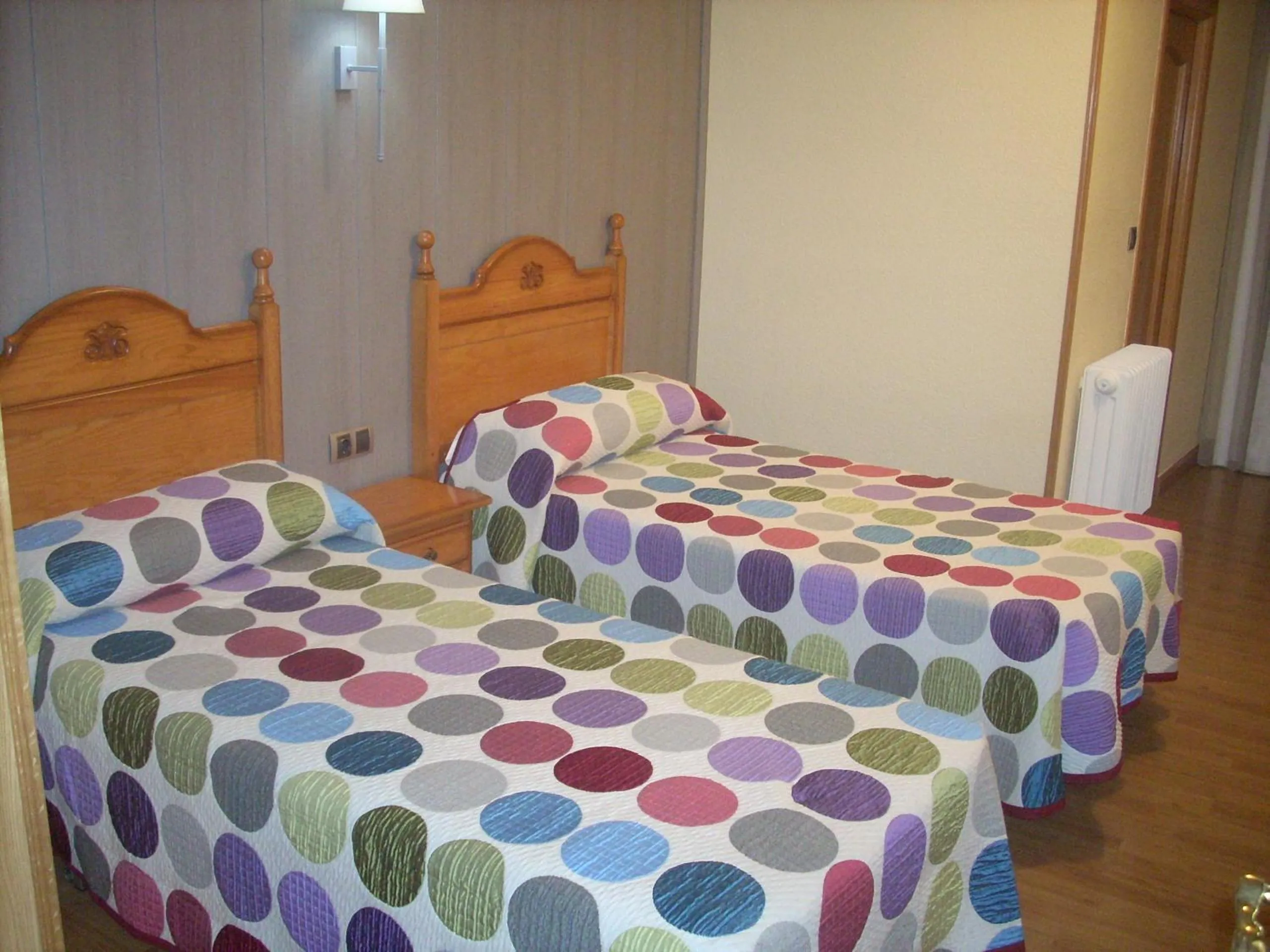 Bedroom, Bed in Hotel Corona de Castilla