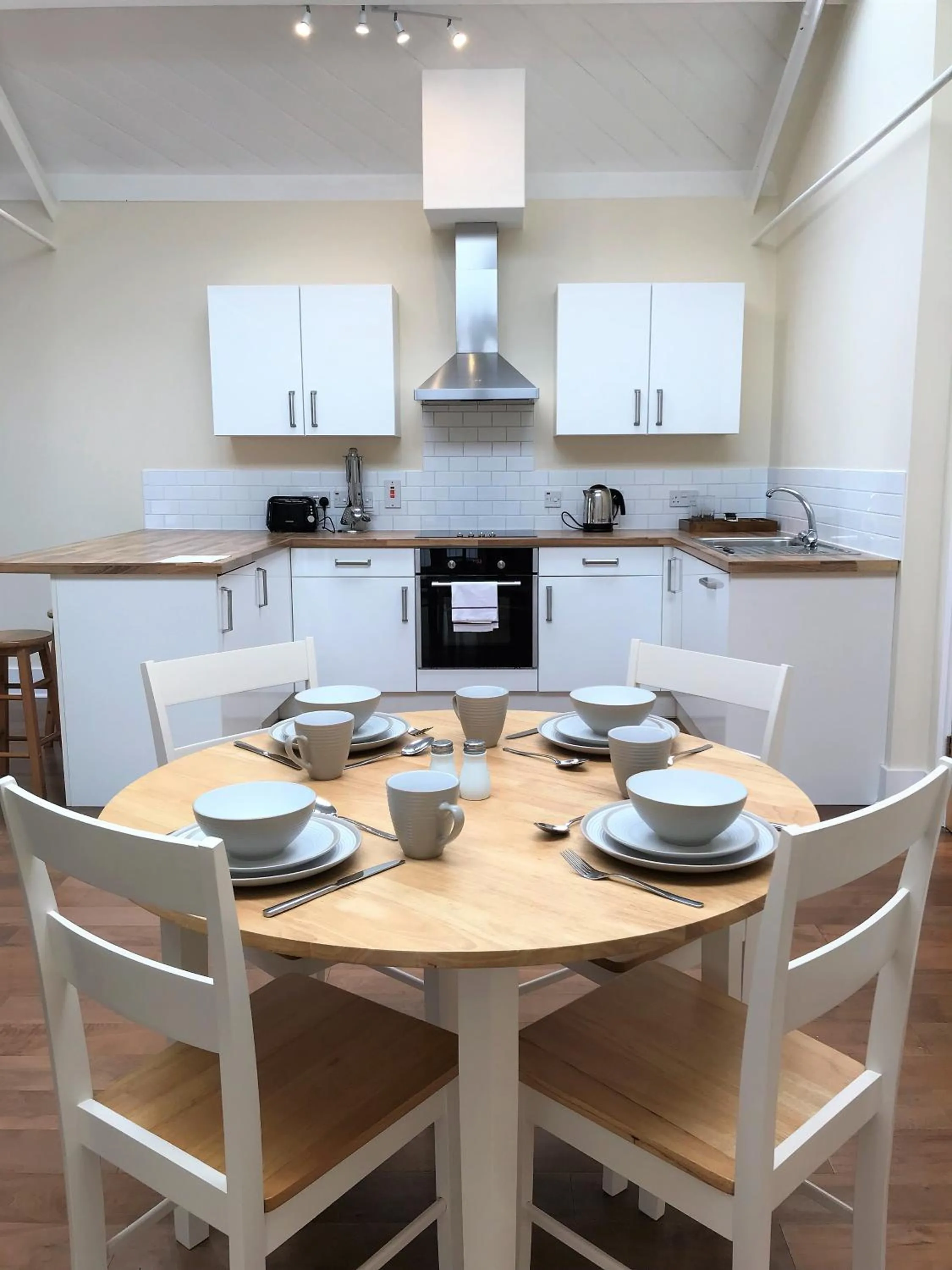 Kitchen or kitchenette in Ice House Apartments