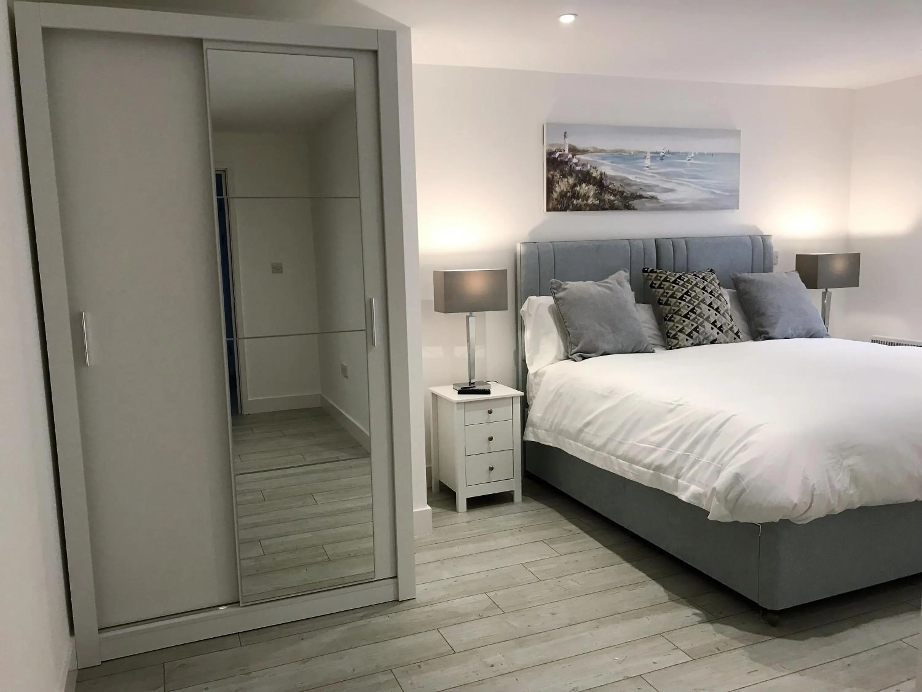 Bedroom, Bed in Ice House Apartments