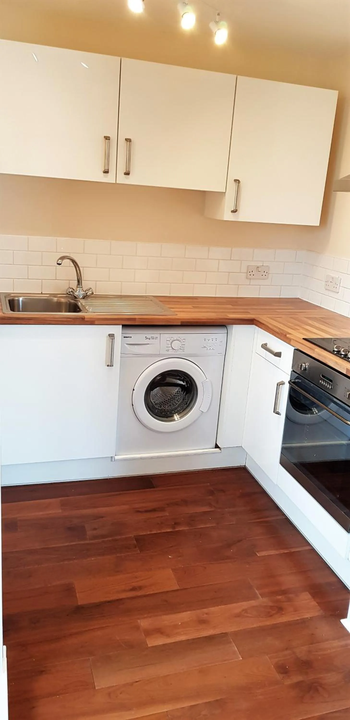 Kitchen or kitchenette in Ice House Apartments