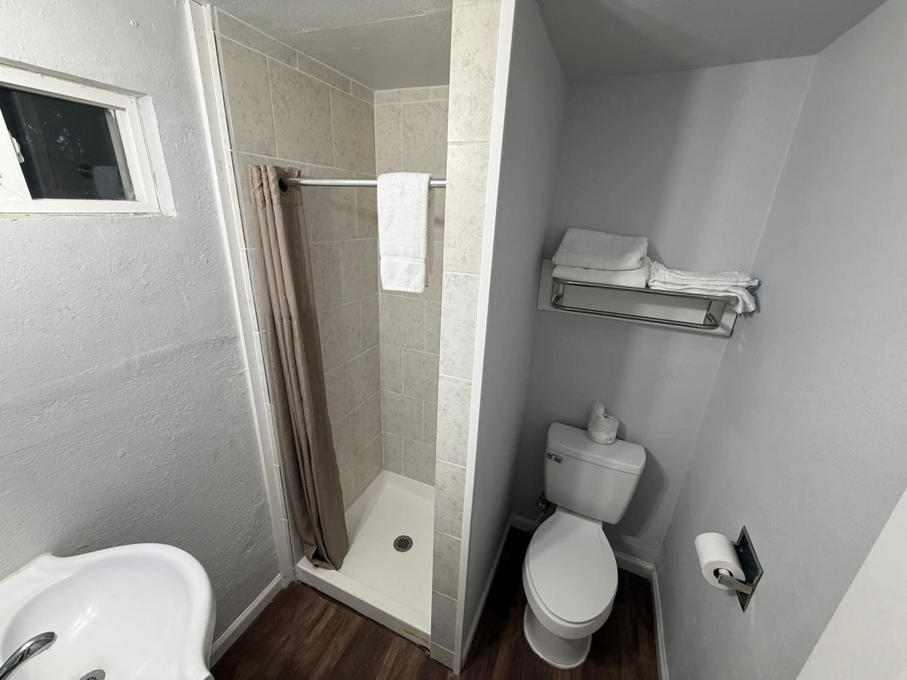 Bathroom in Budget Inn Bend