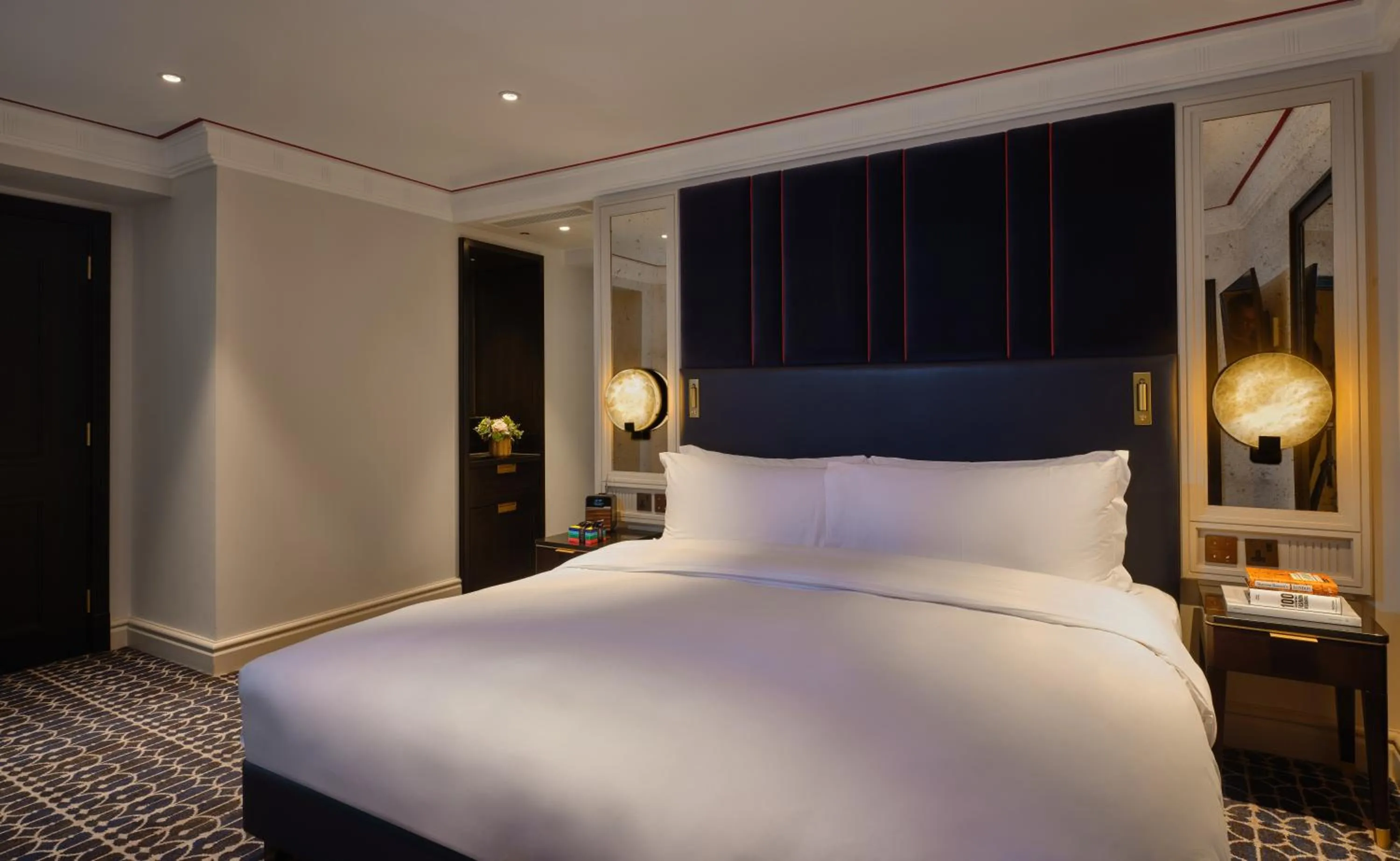 Photo of the whole room, Bed in The Mayfair Townhouse - an Iconic Luxury Hotel