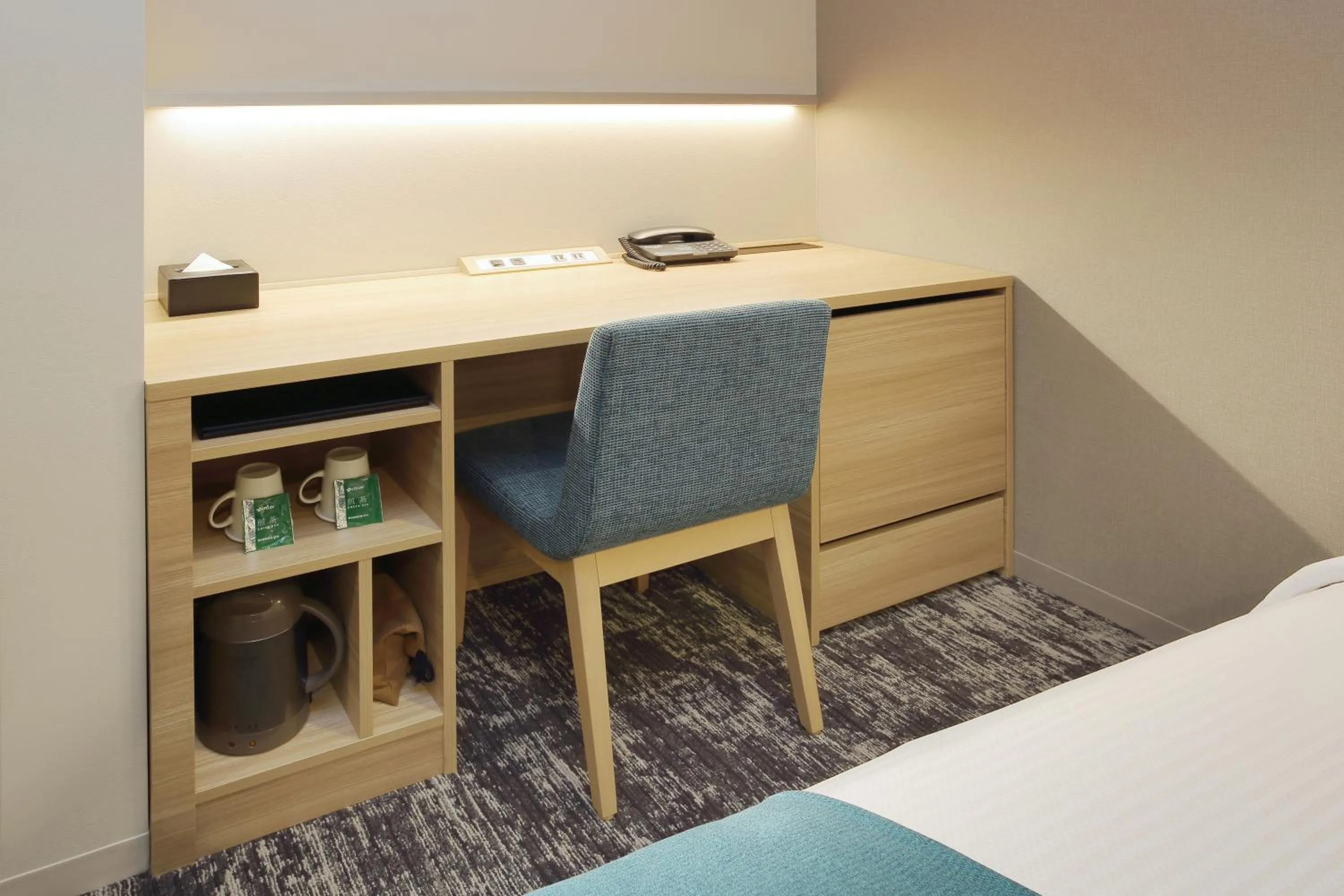 Photo of the whole room, Bed in Keio Presso Inn Tokyo Kudanshita