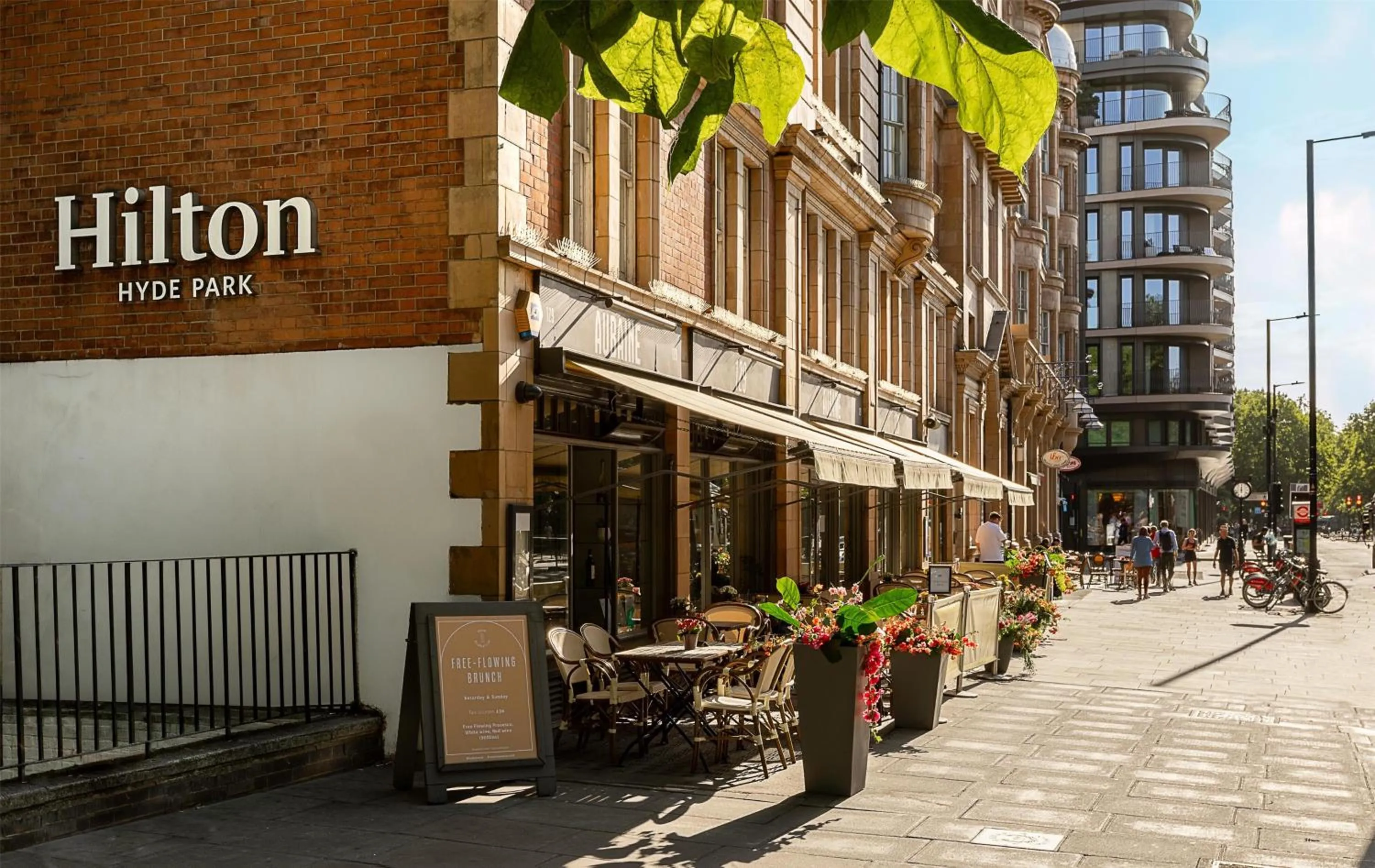 Property building in Hilton London Hyde Park