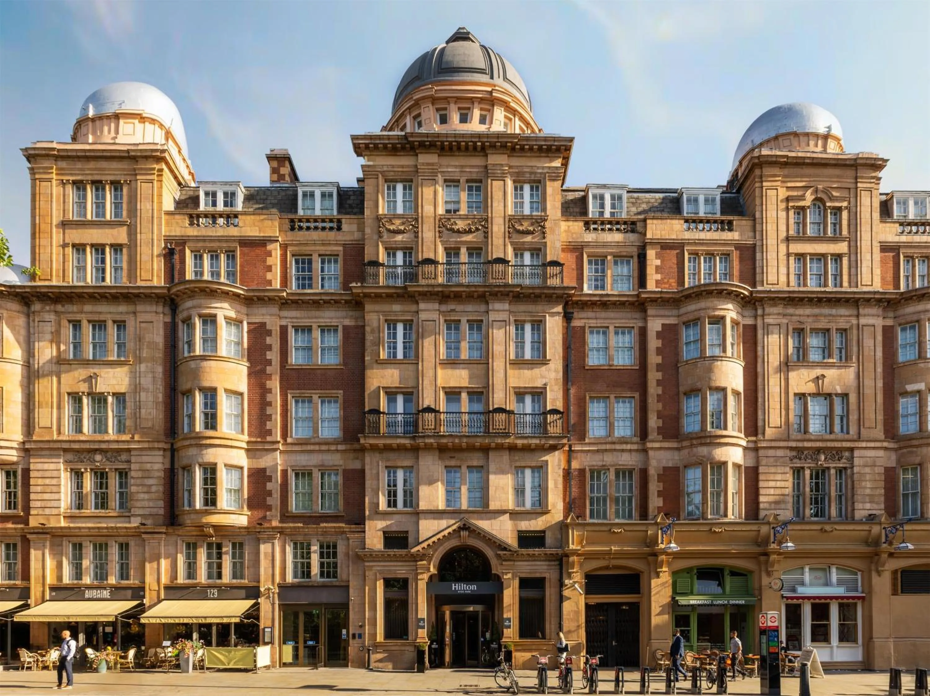 Property building in Hilton London Hyde Park