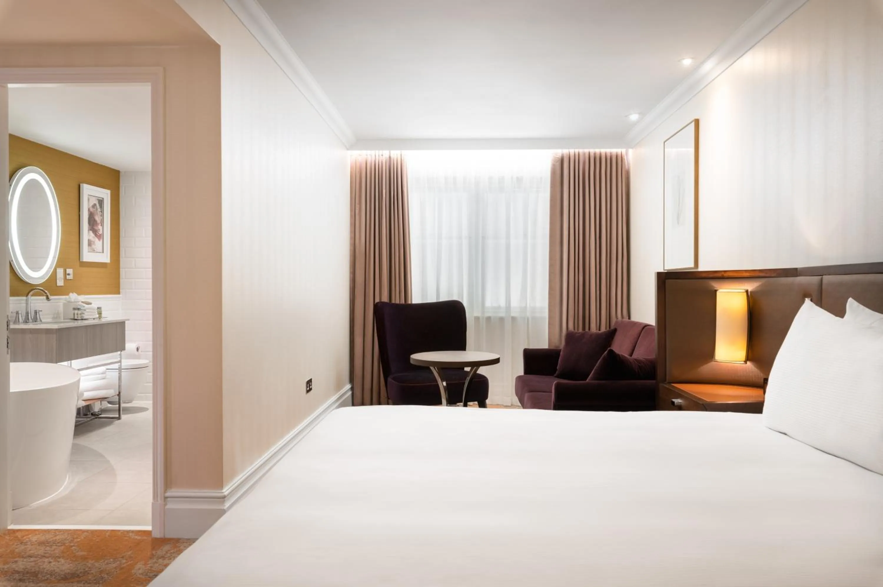 Bed in Hilton London Hyde Park