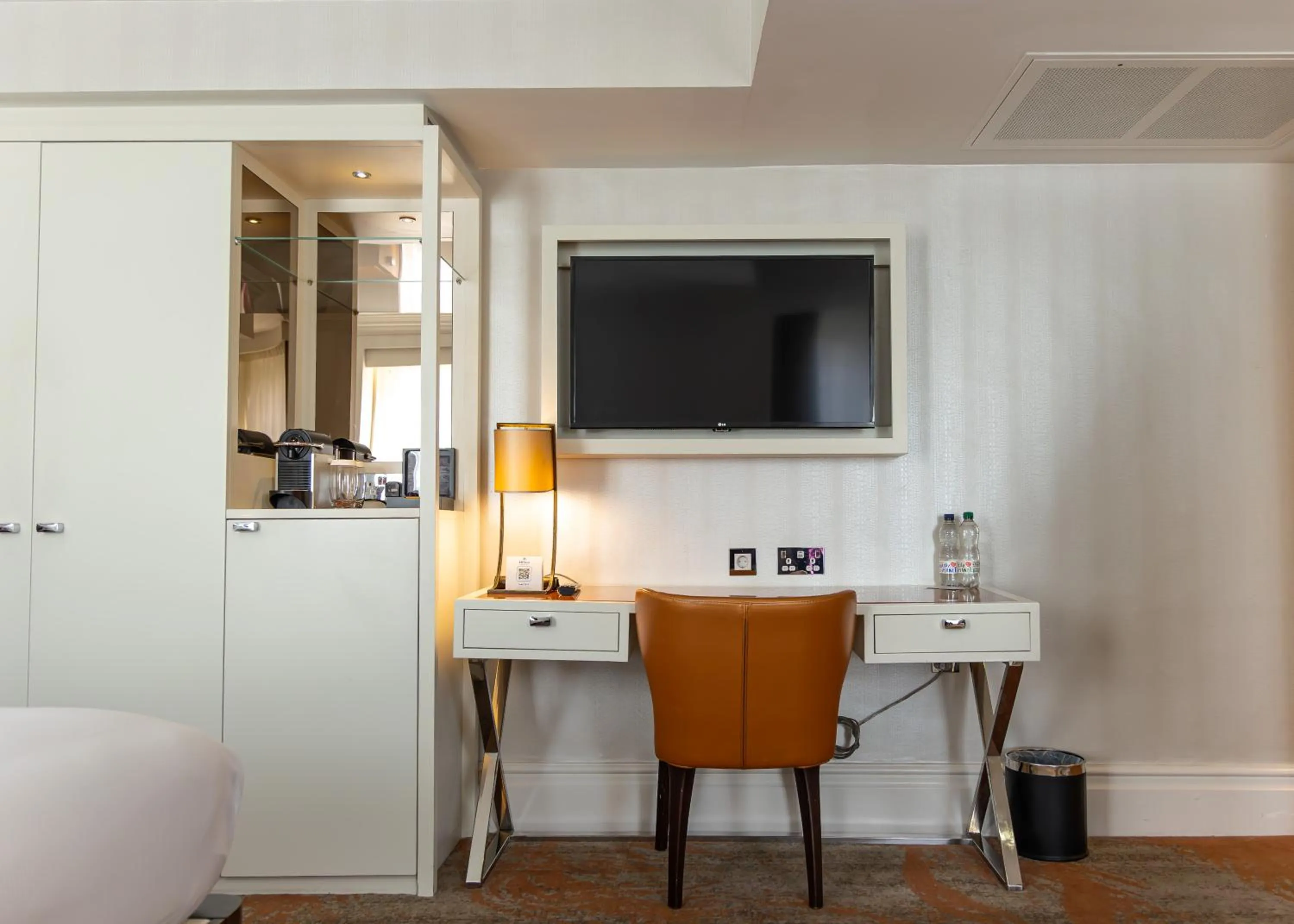 TV and multimedia in Hilton London Hyde Park