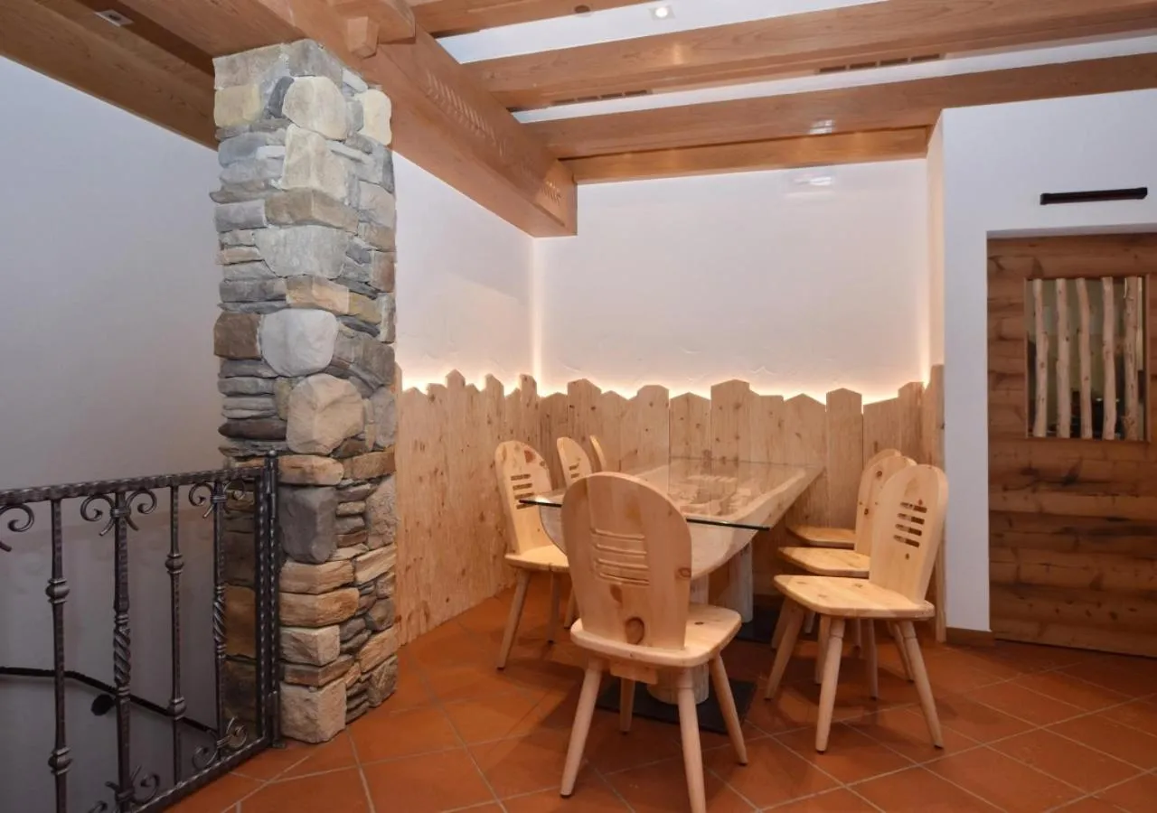 Restaurant/places to eat in Post Hotel Moena