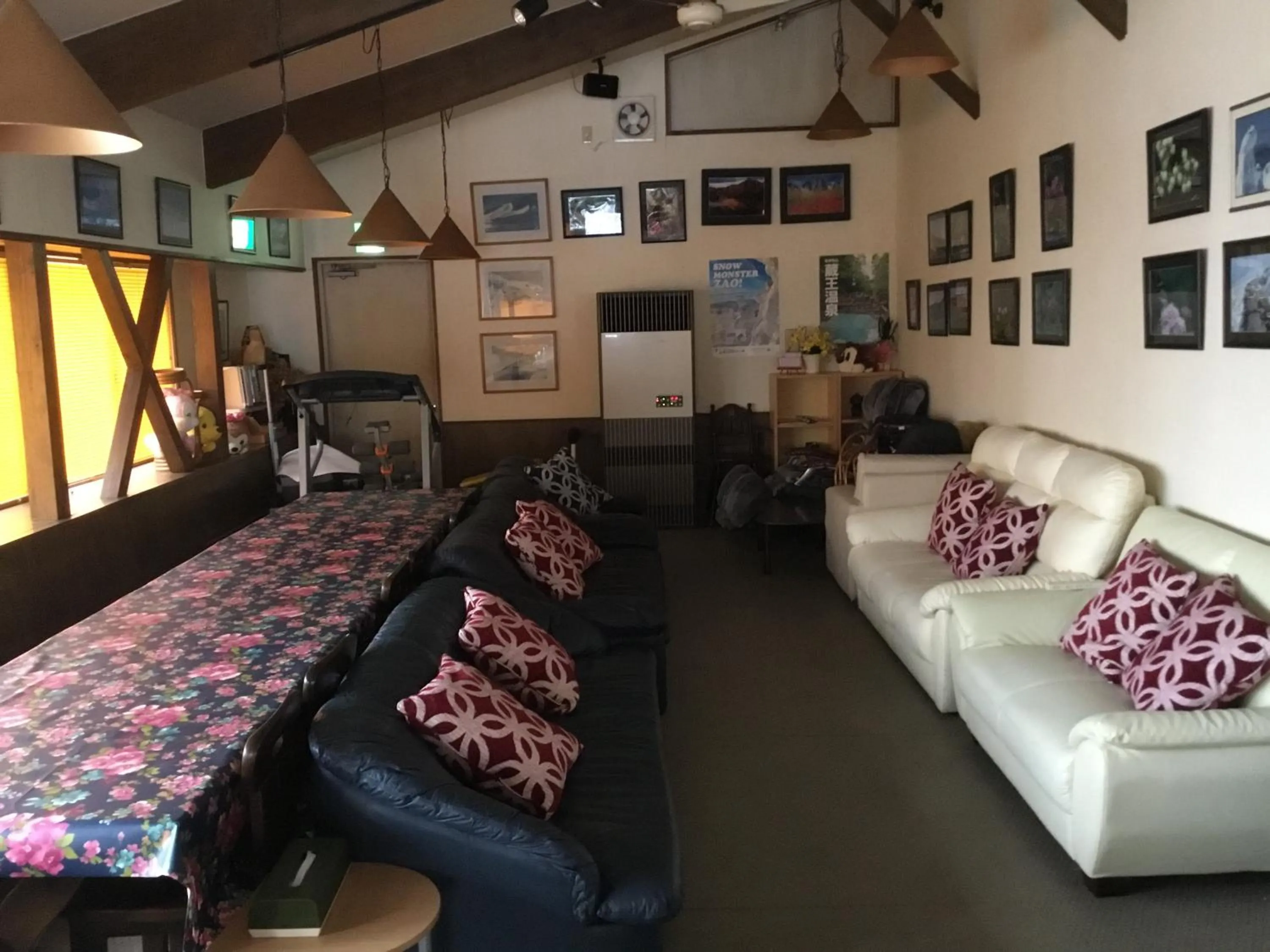 Lodge Christmas Rose Zao