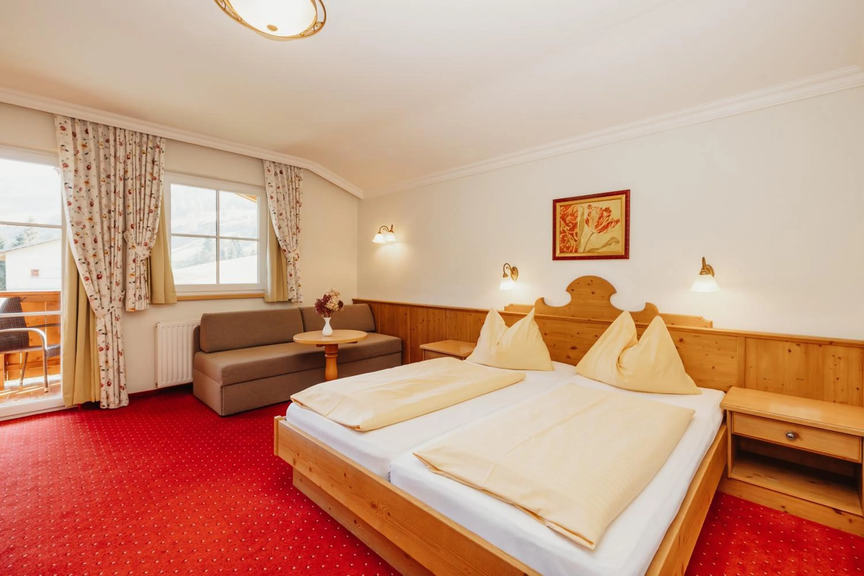 Property building, Bed in Hotel Lammwirt