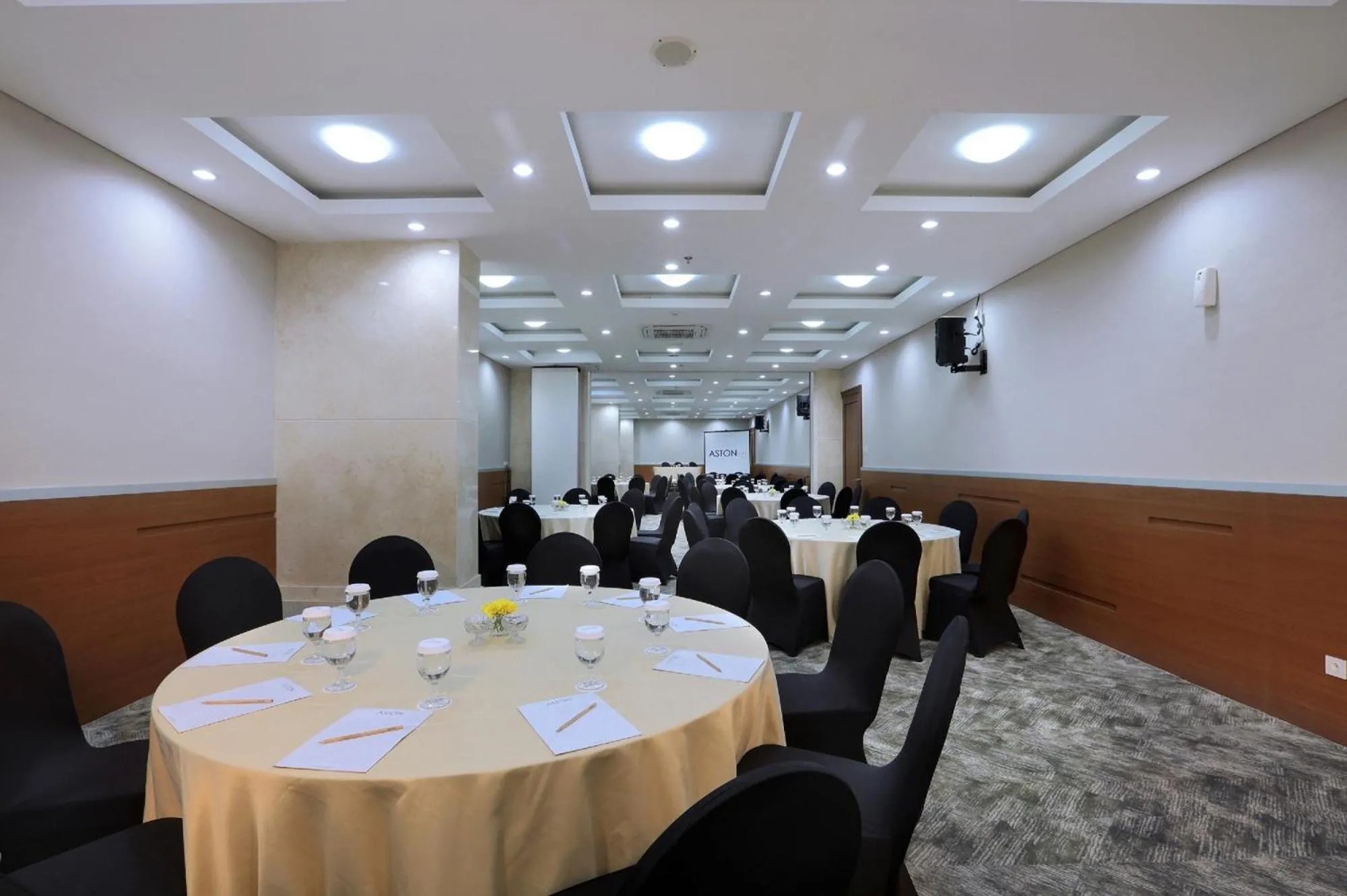 Meeting/conference room in Aston Inn Batu
