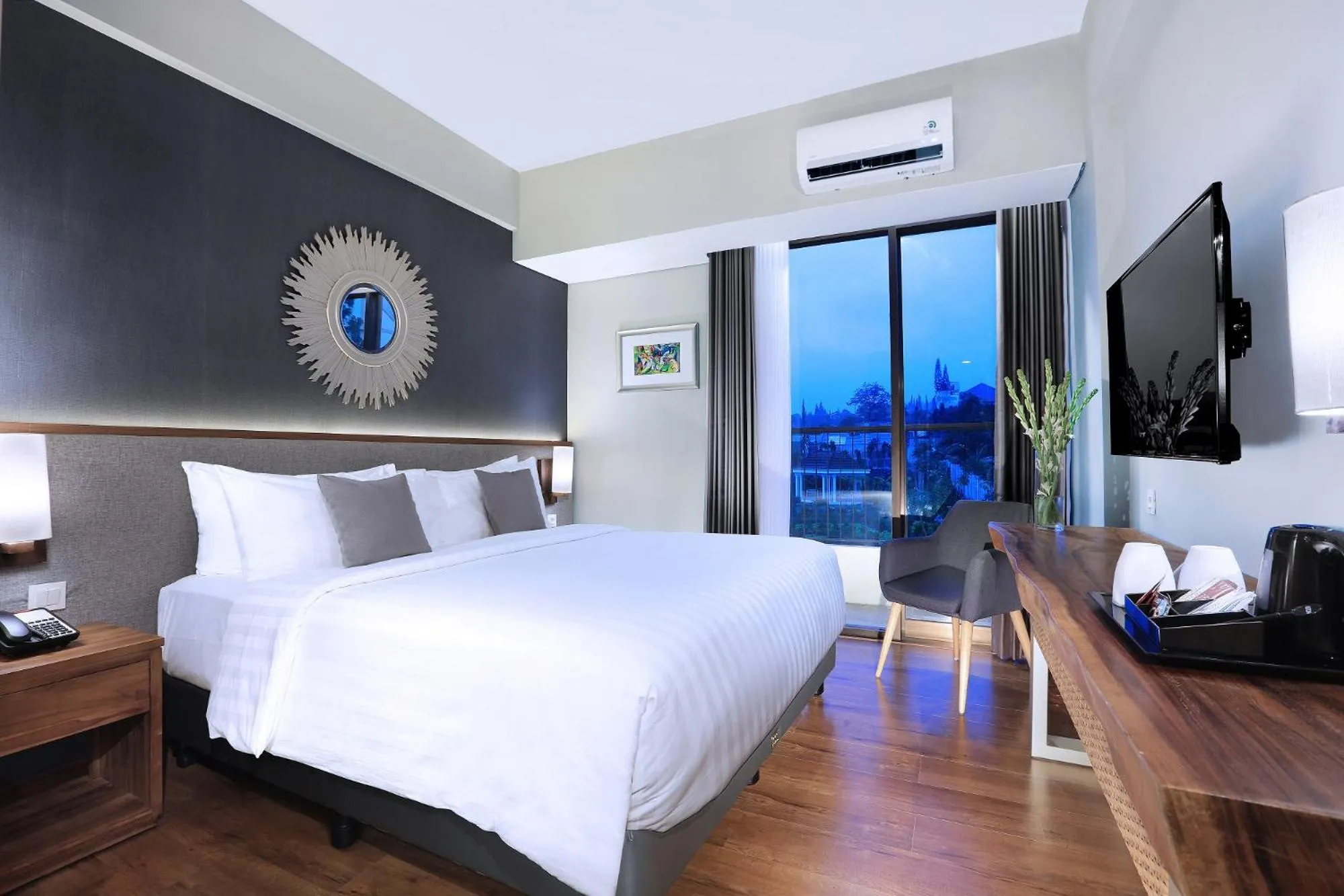 Photo of the whole room in Aston Inn Batu