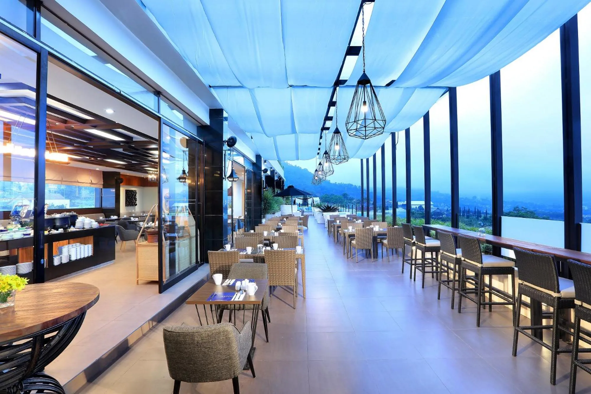 Property building in Aston Inn Batu