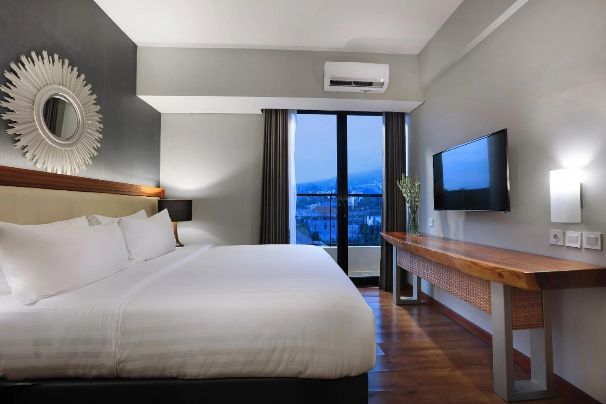 Photo of the whole room in Aston Inn Batu