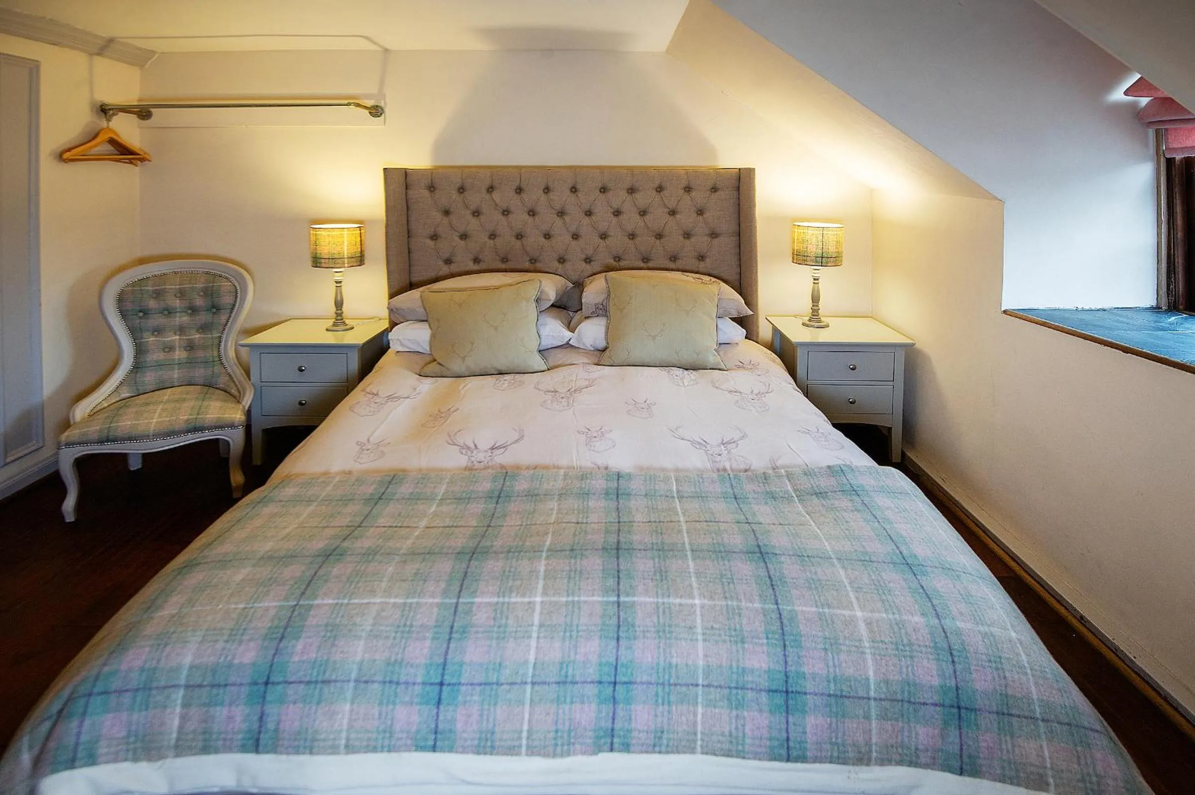 Bed in The Falls Of Dochart Inn