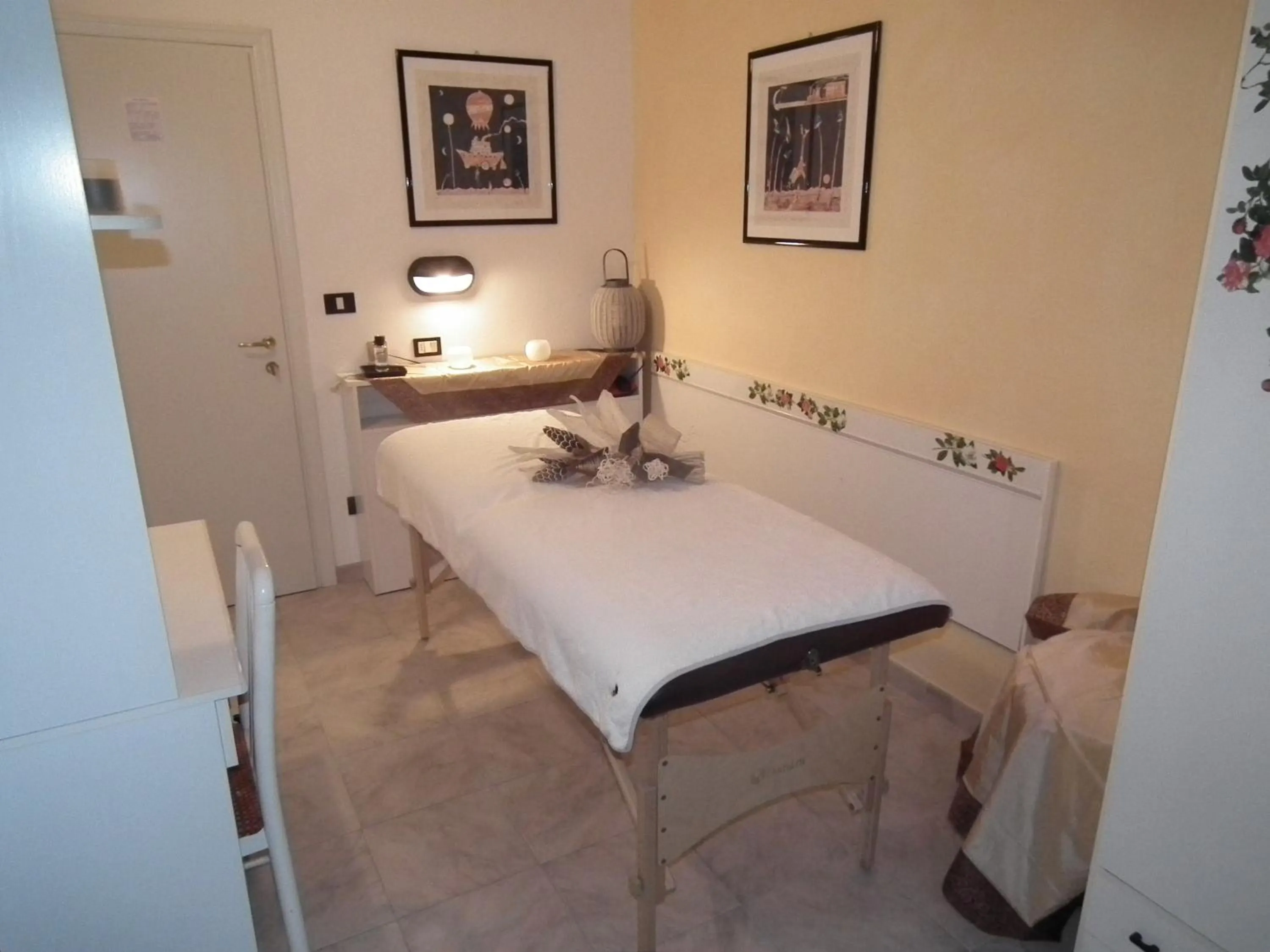 Massage, Bed in Hotel Montepizzo