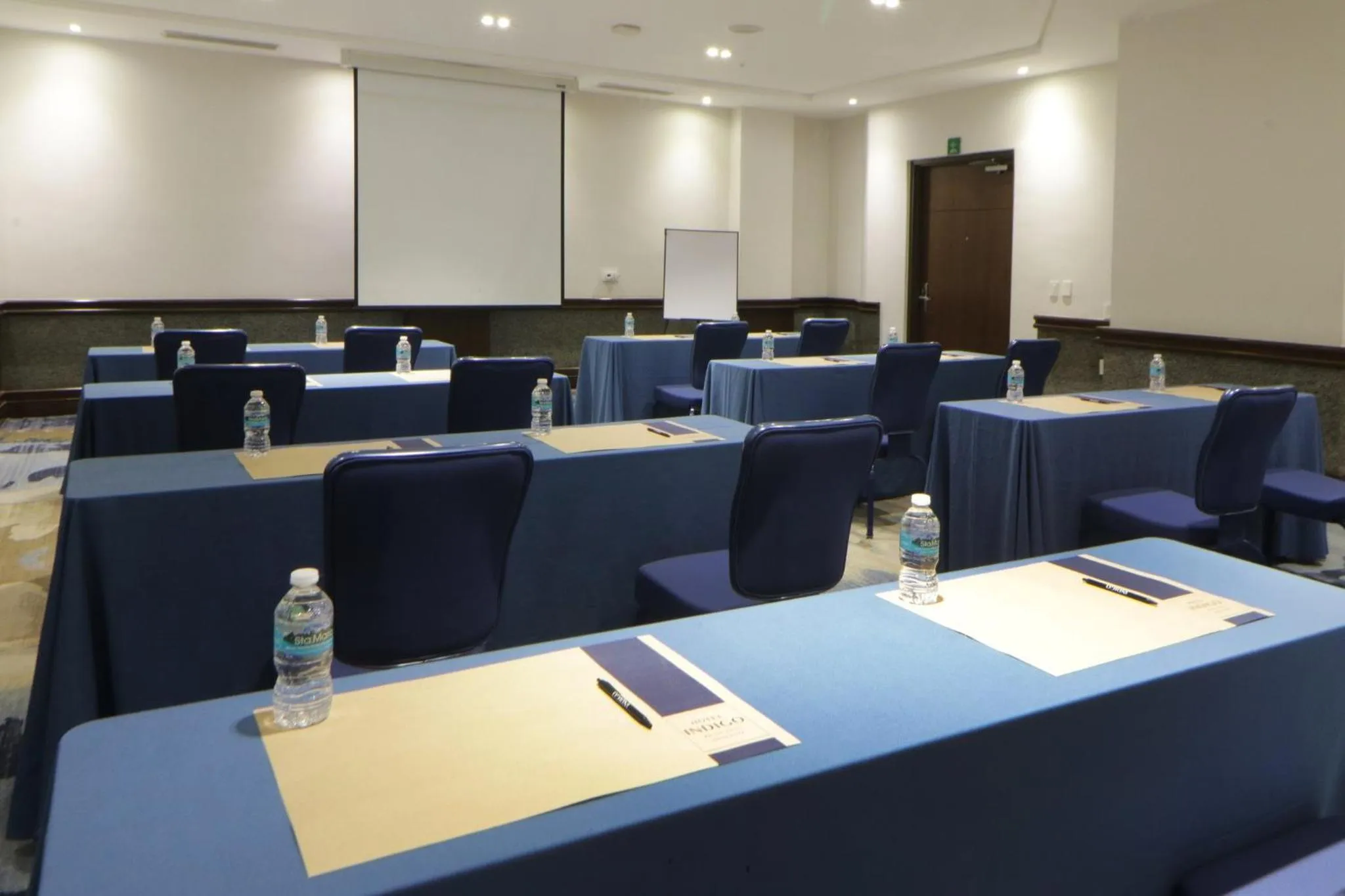 Meeting/conference room in Hotel Indigo Guadalajara Expo by IHG