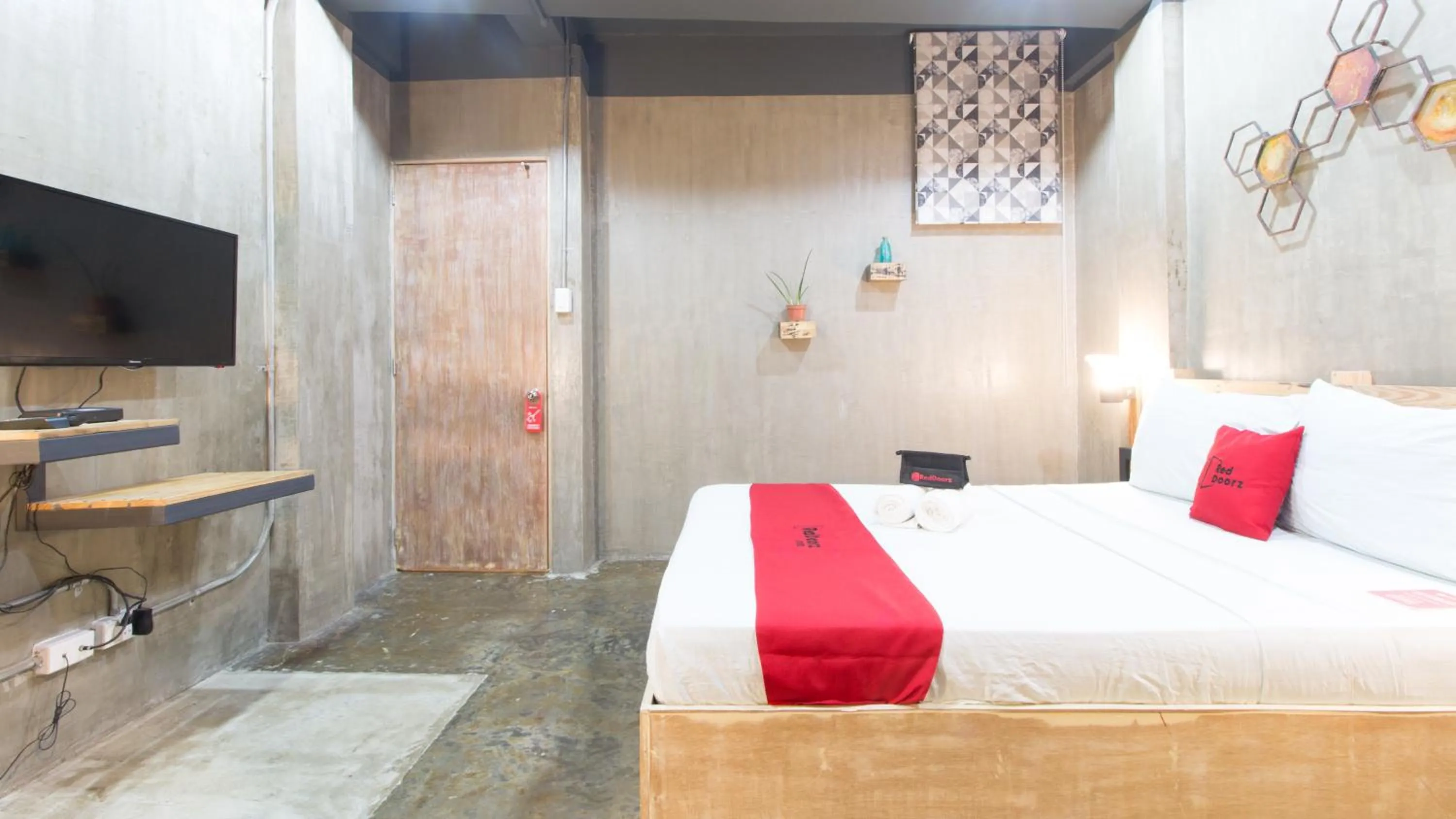 Bed in RedDoorz Plus @ Taft North Mandurriao