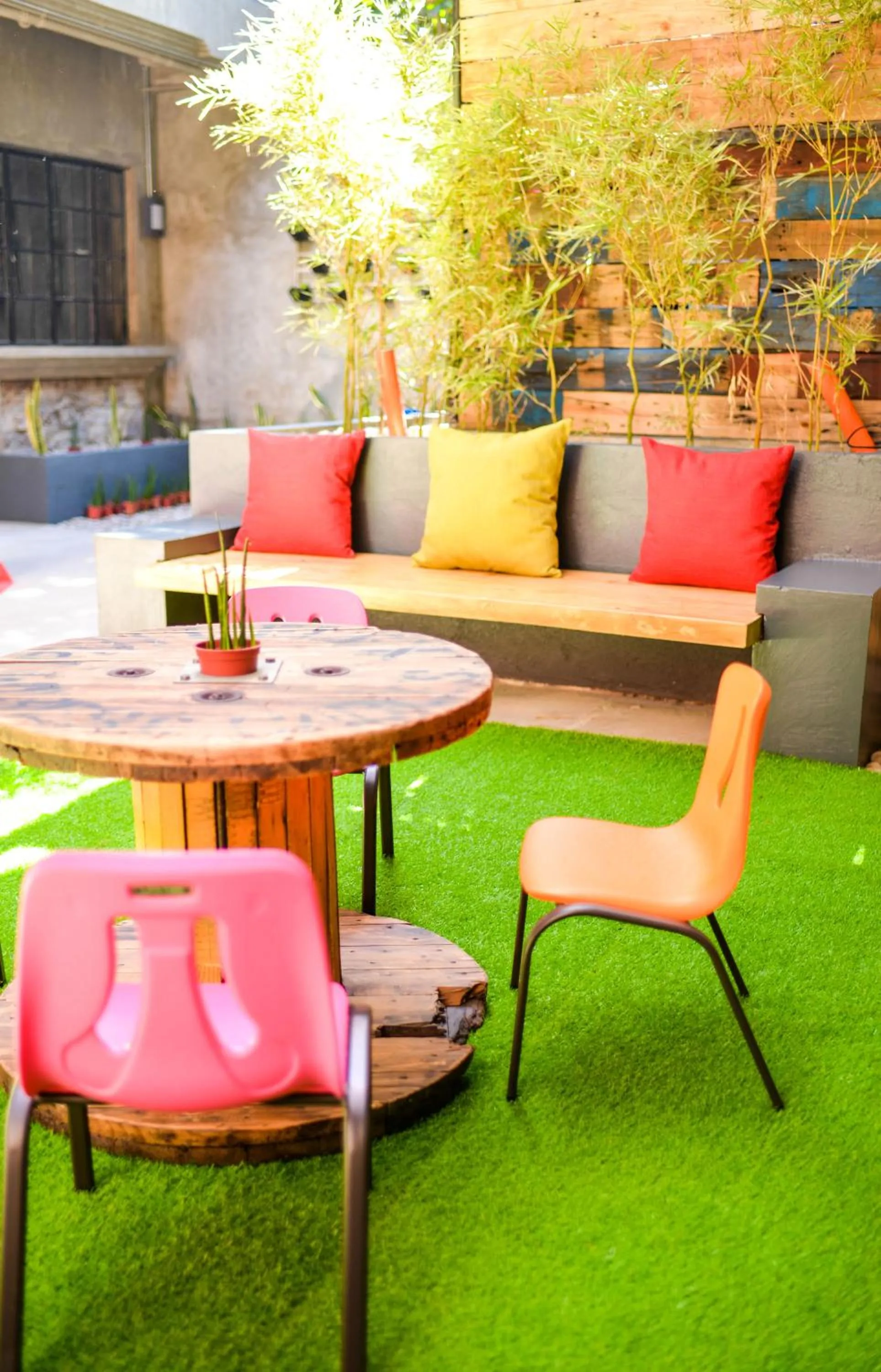 Communal lounge/ TV room in RedDoorz Plus @ Taft North Mandurriao