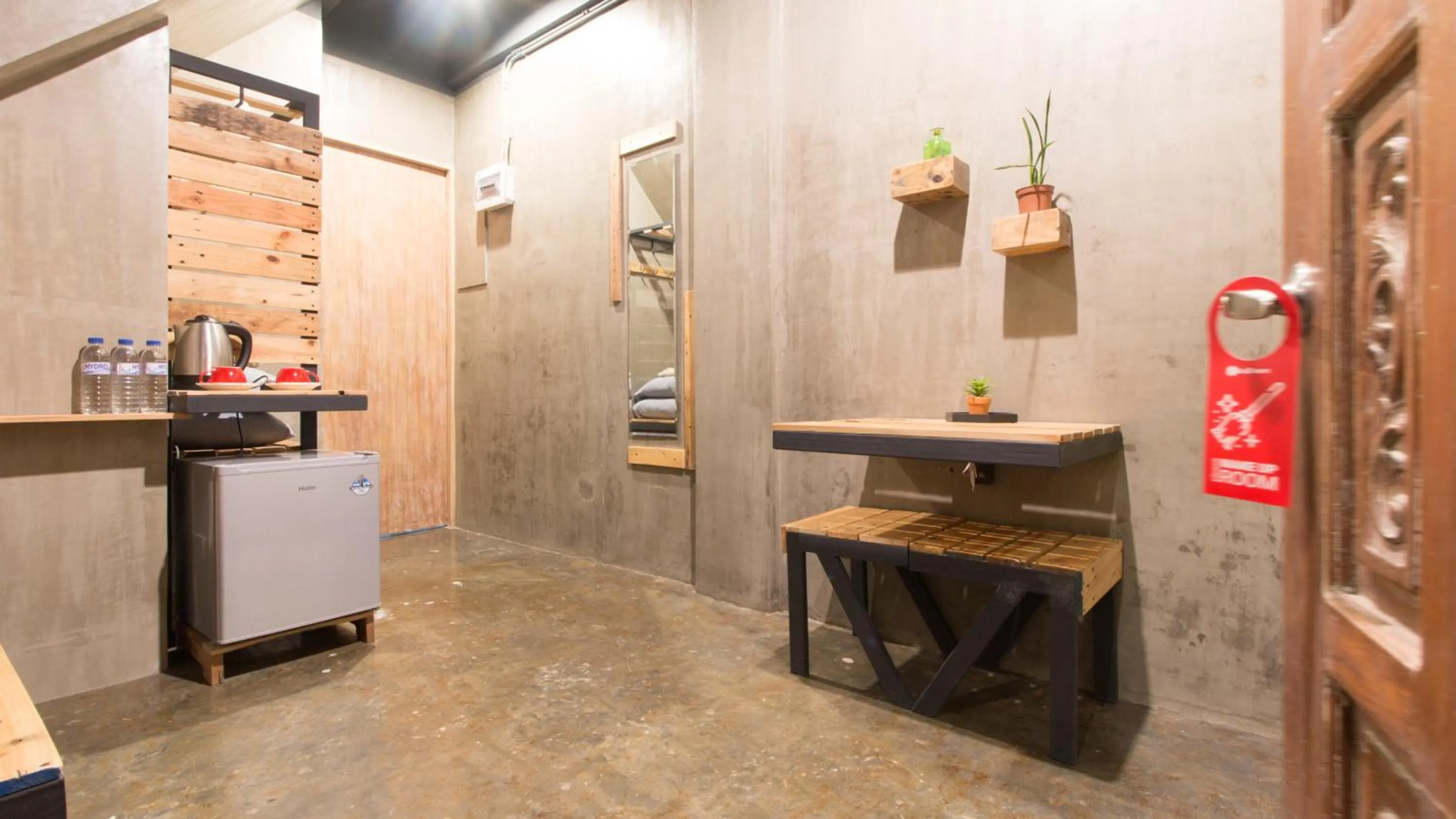 Photo of the whole room in RedDoorz Plus @ Taft North Mandurriao