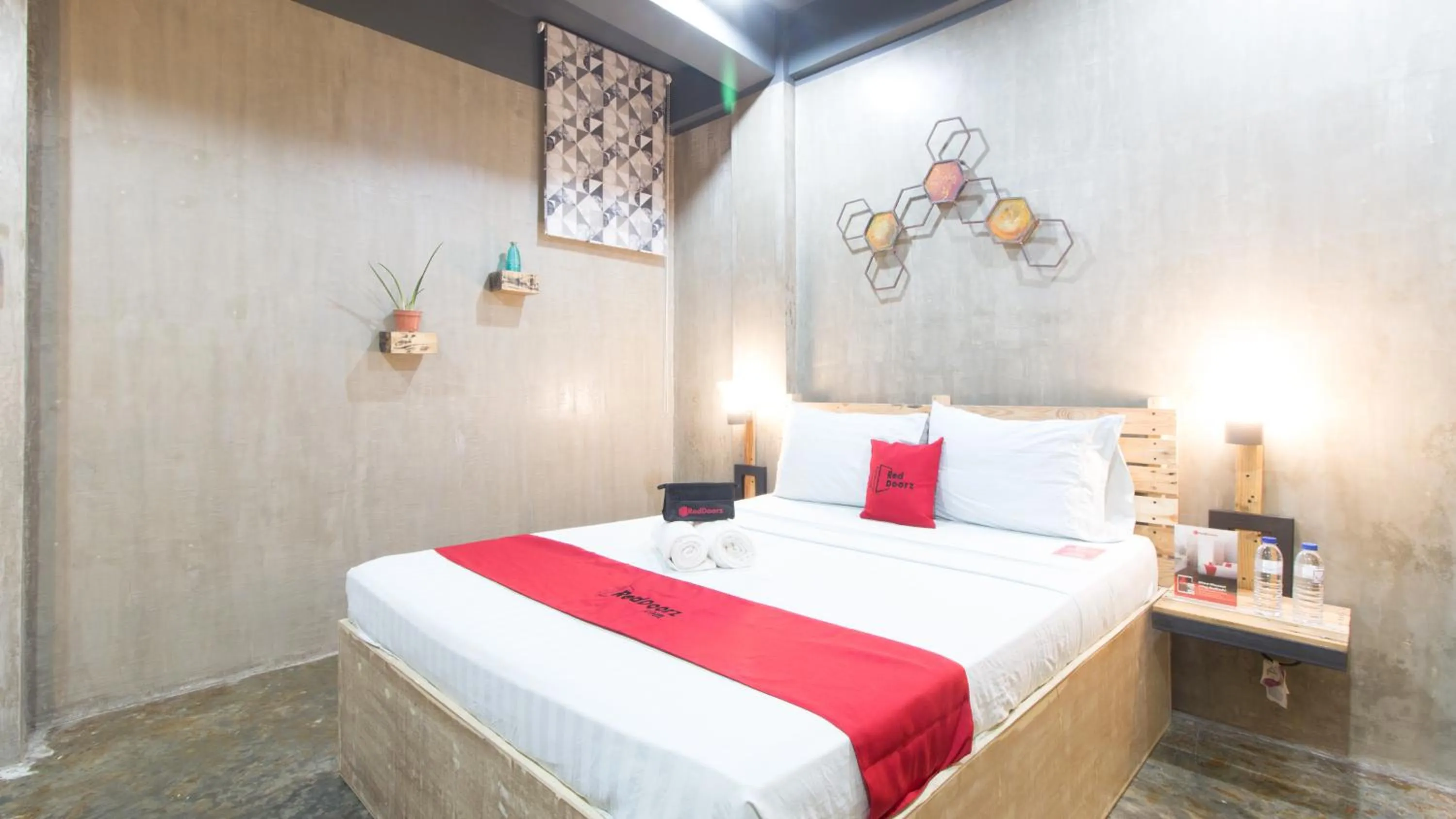 Bed in RedDoorz Plus @ Taft North Mandurriao