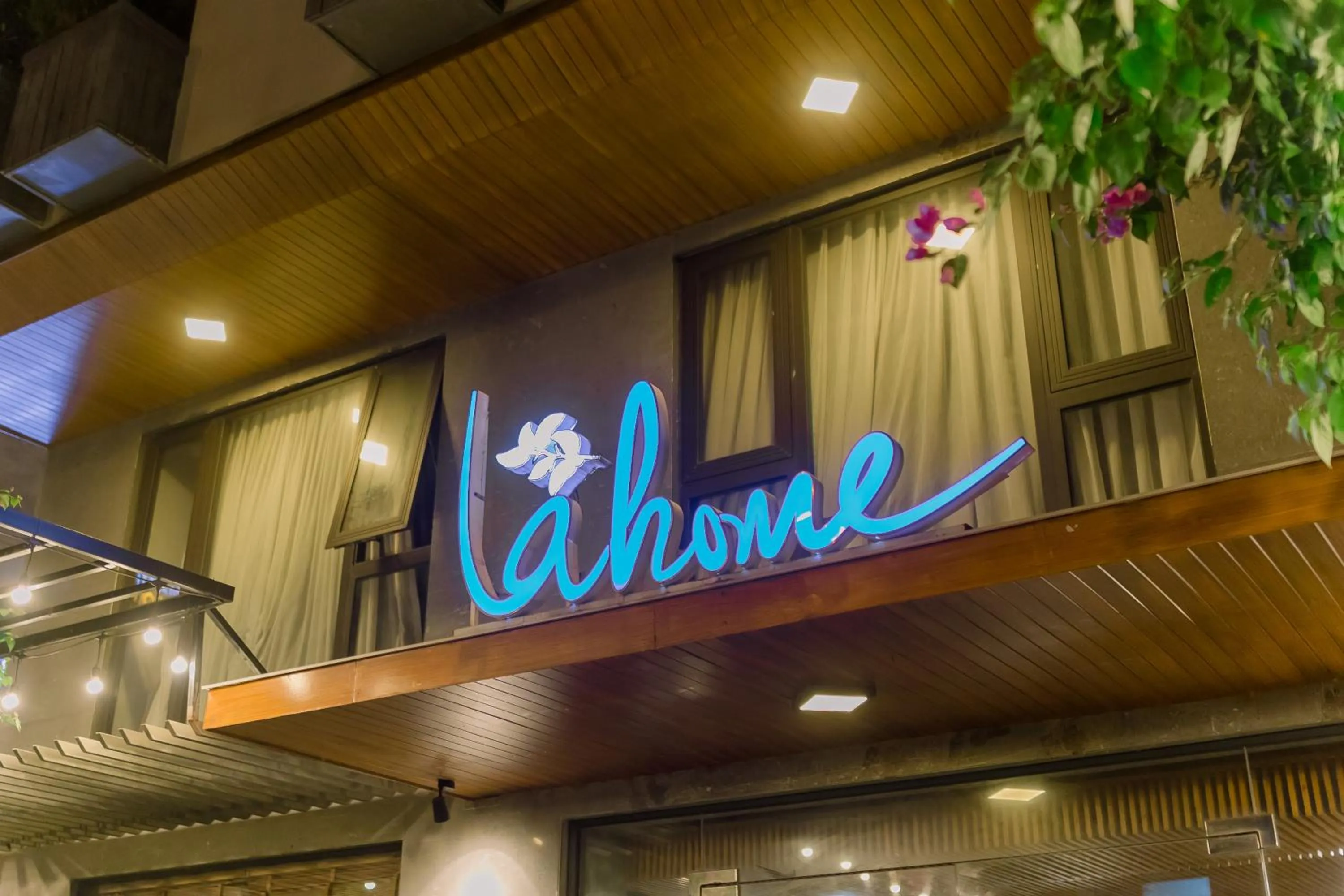 Night in Lahome Boutique Villa and Apartment