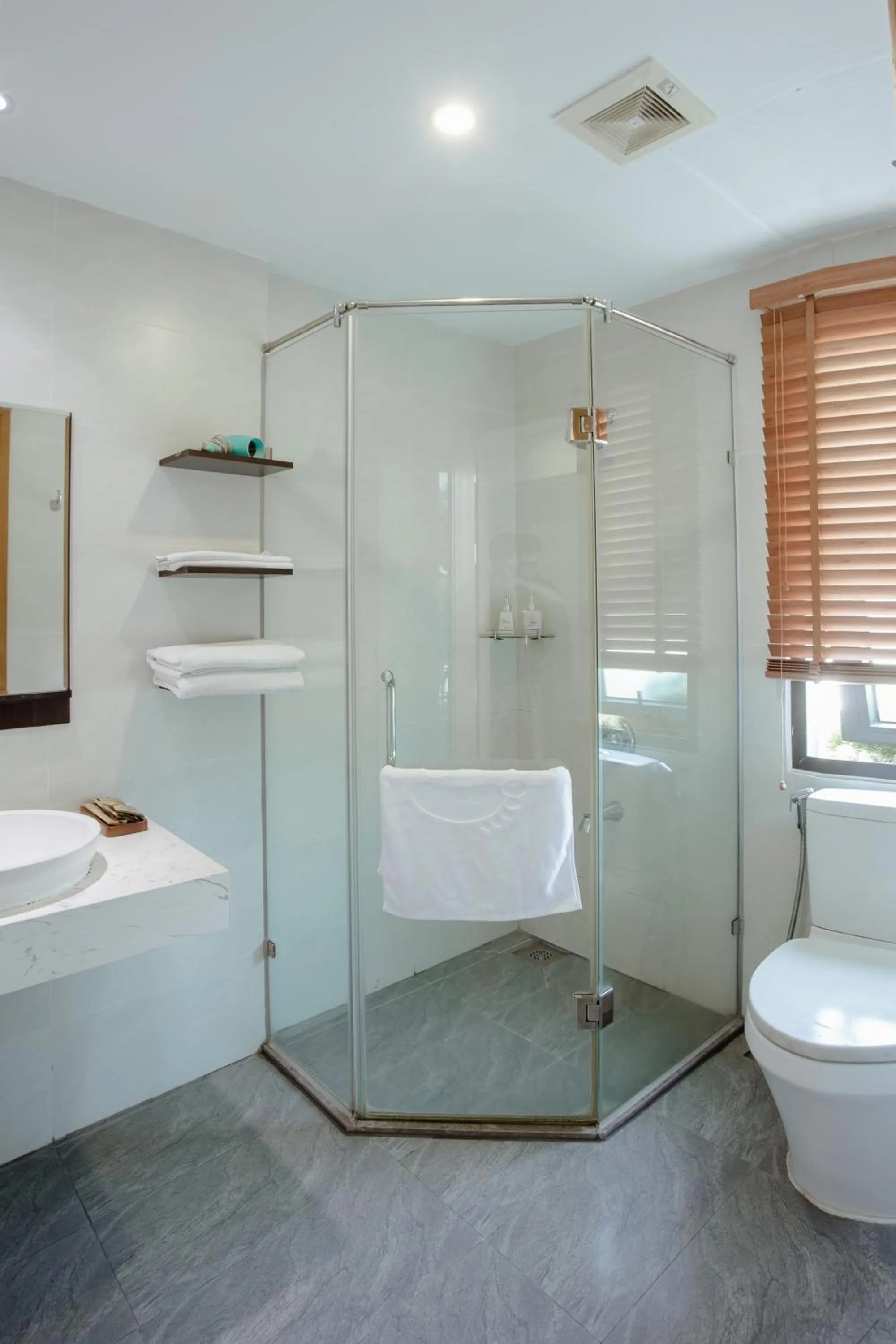 Bathroom in Lahome Boutique Villa and Apartment