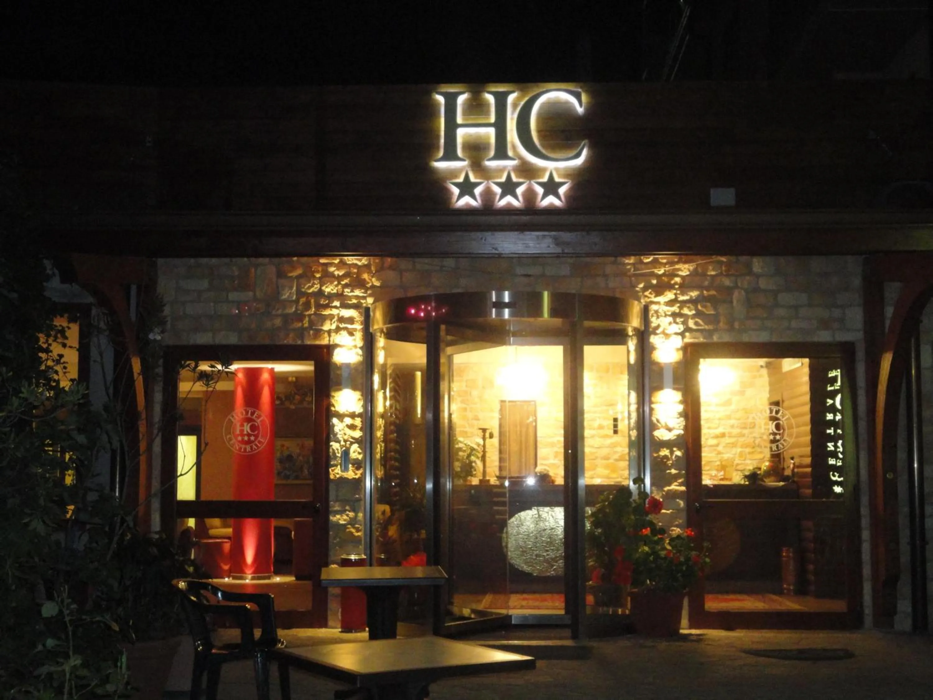 Facade/entrance in Hotel Centrale