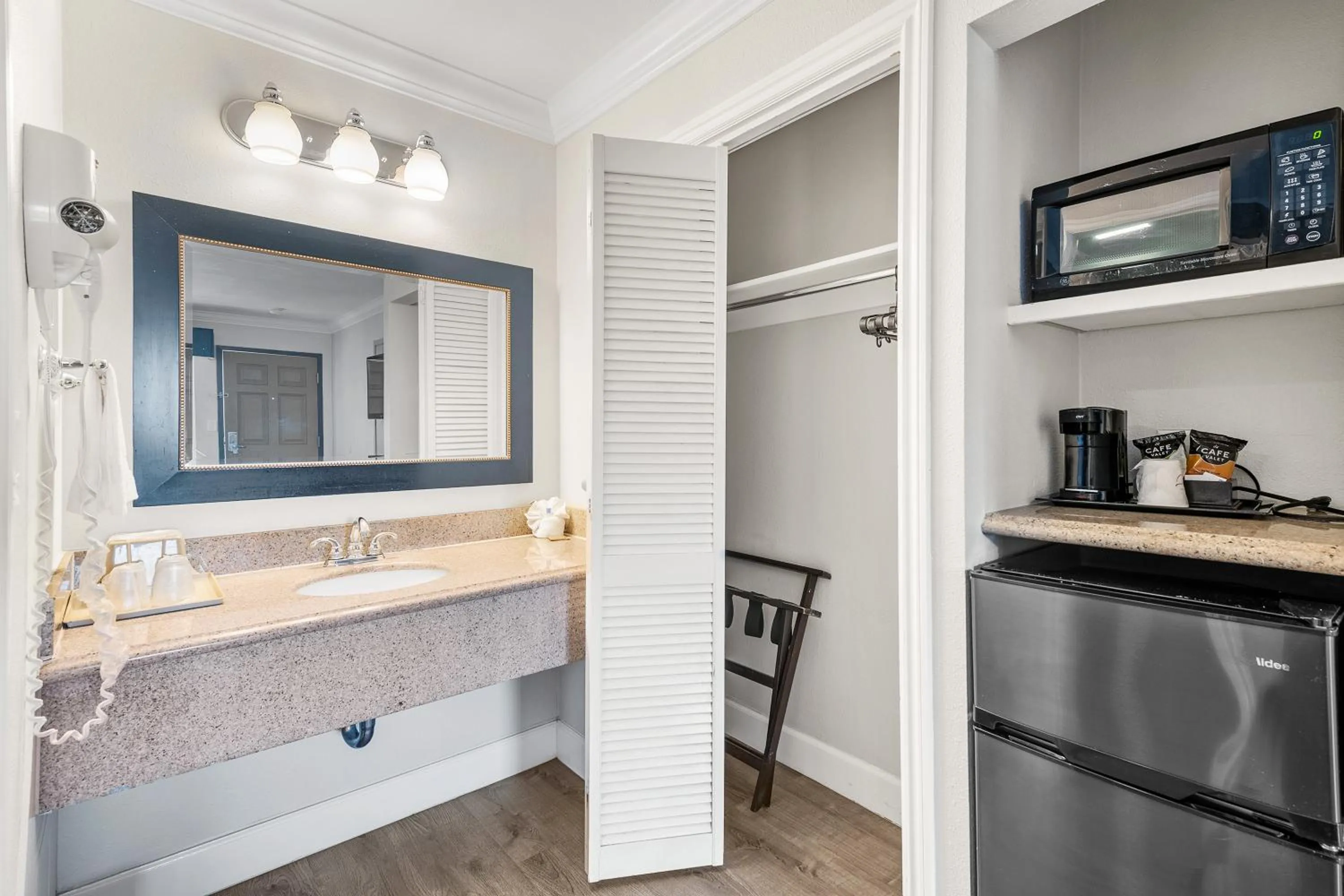 Bathroom in Vagabond Inn Whittier