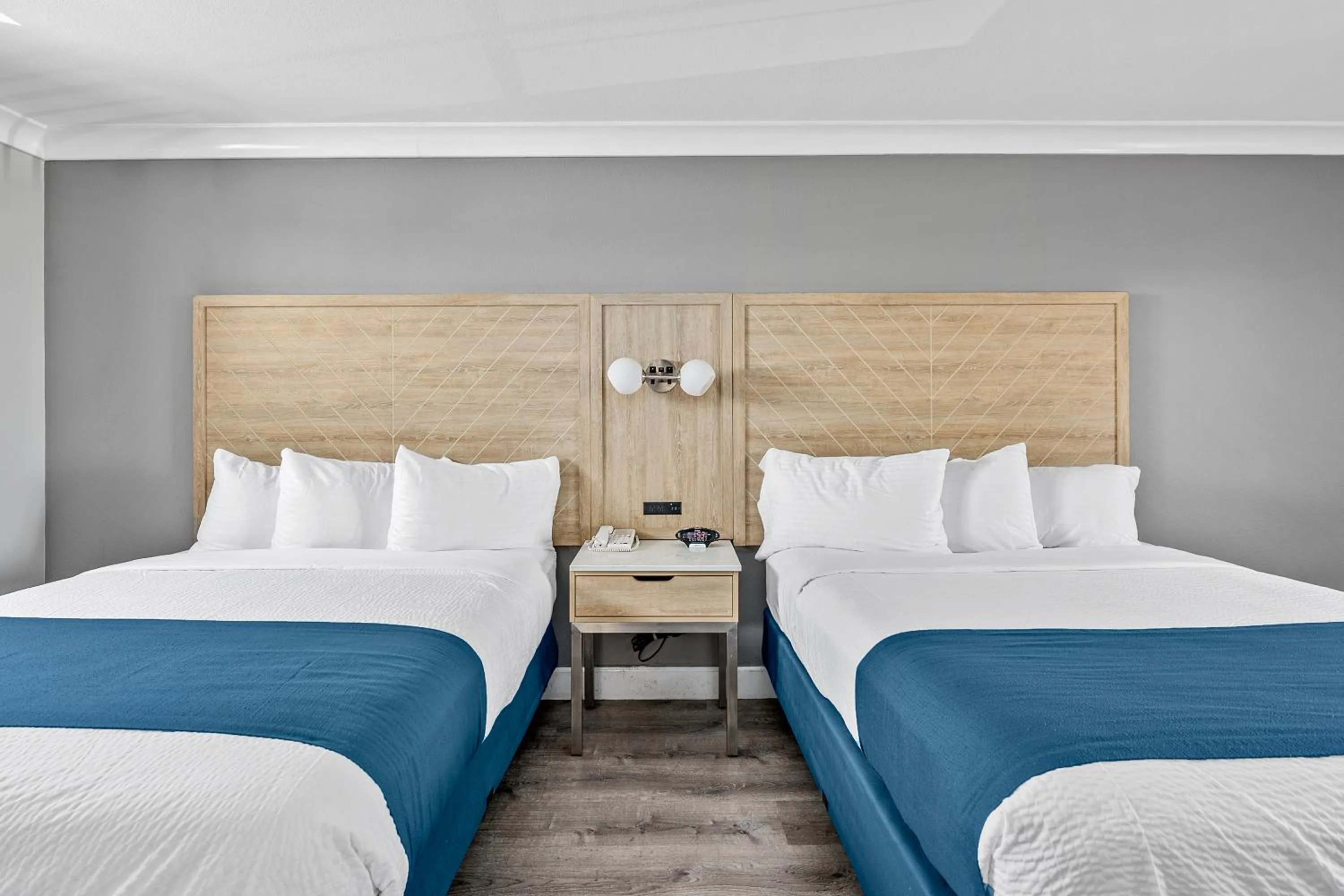 Bed in Vagabond Inn Whittier