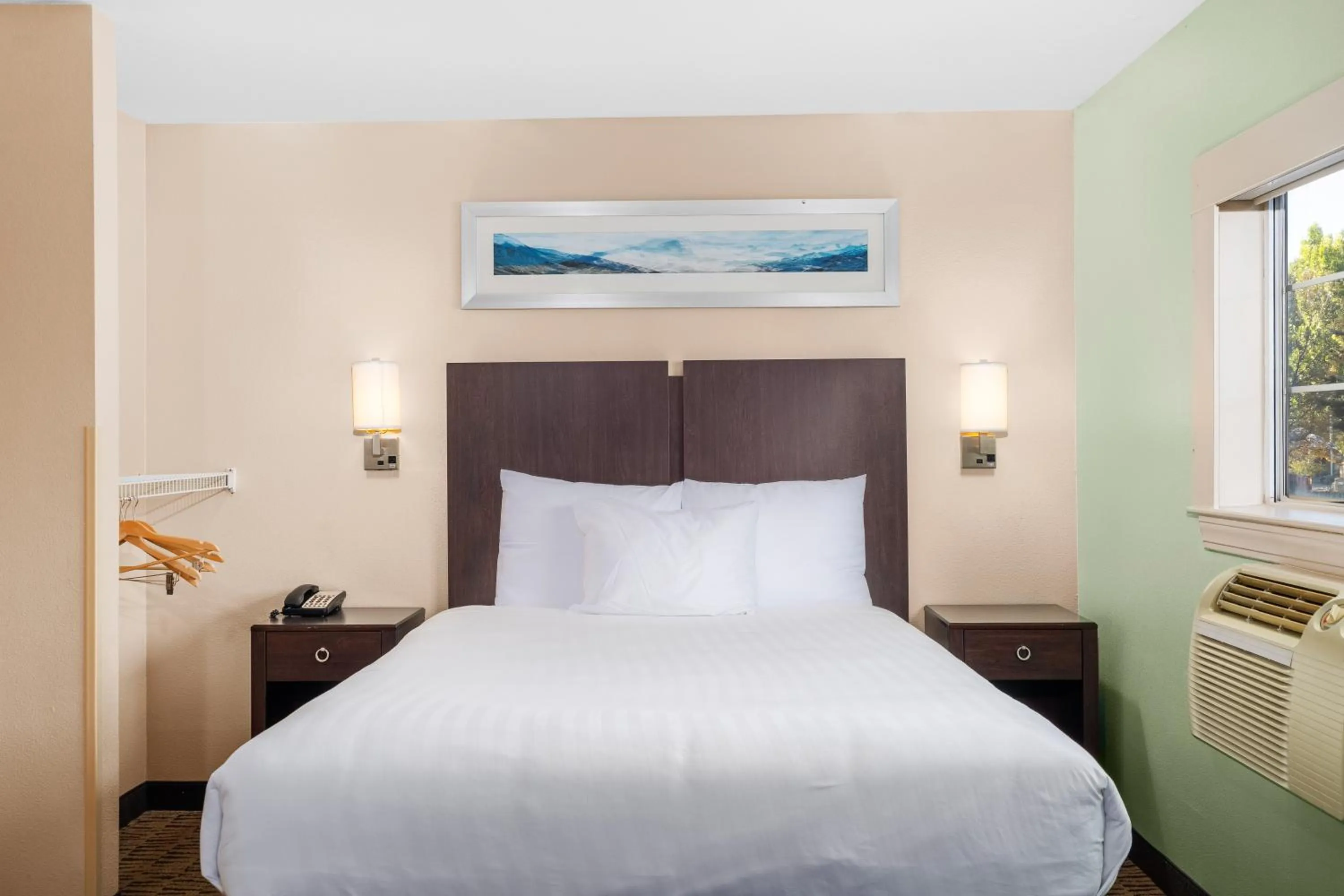 Bed in GreenTree Suites Eagle / Vail Valley