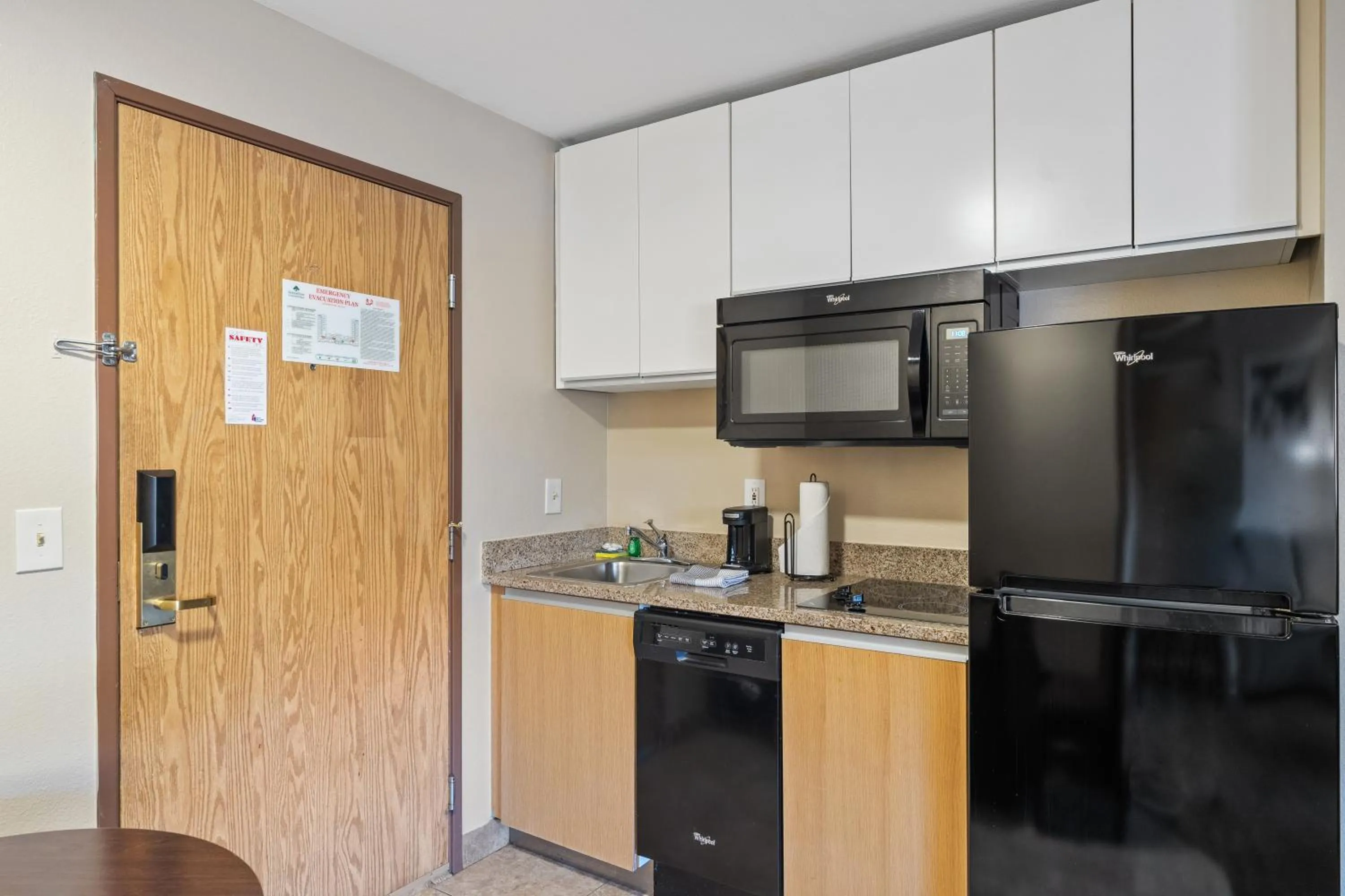 Kitchen or kitchenette in GreenTree Suites Eagle / Vail Valley