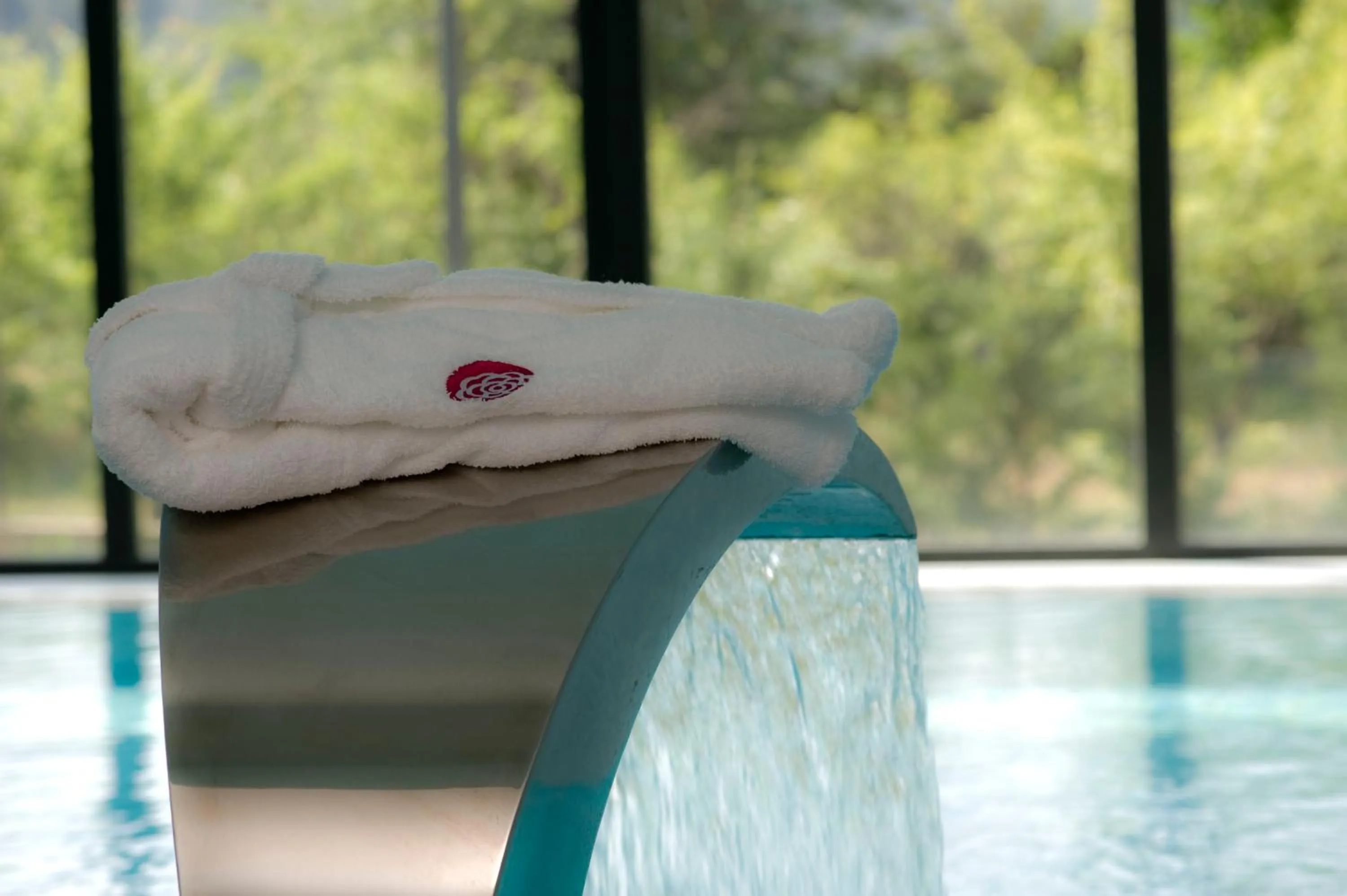 Swimming pool in Primavera Perfume Hotel