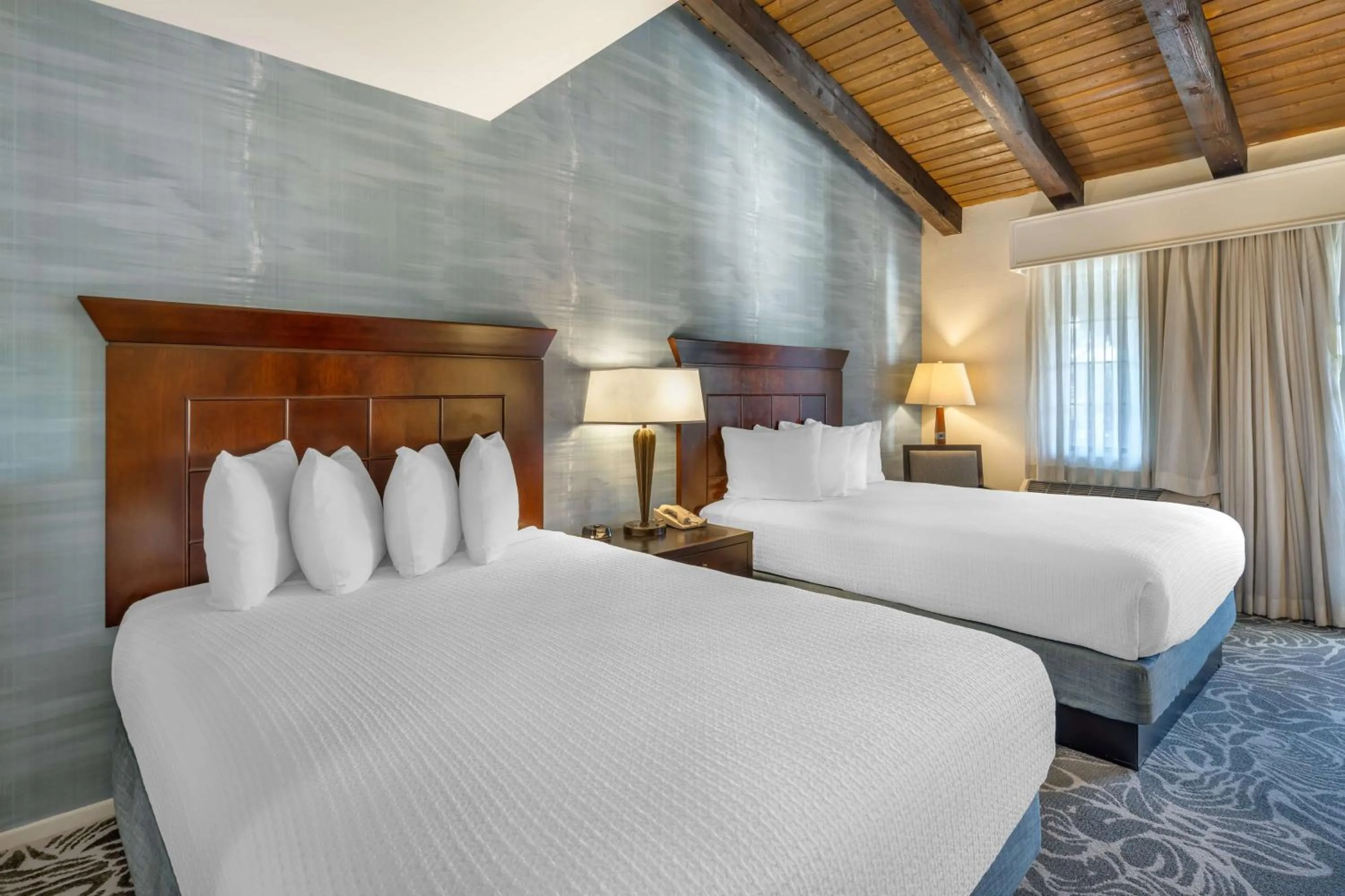 Bedroom, Bed in Best Western Plus Carpinteria Inn