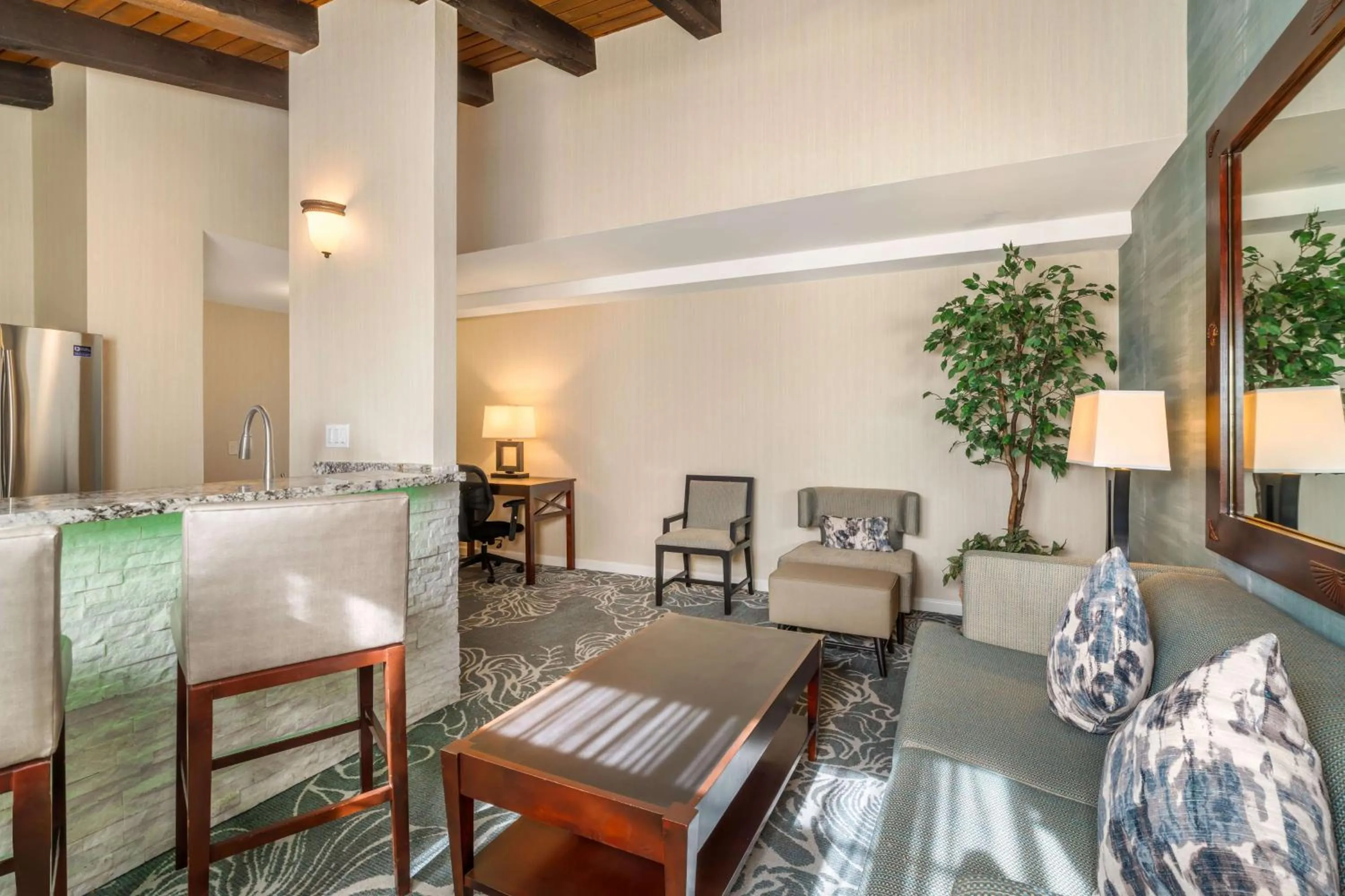 Photo of the whole room in Best Western Plus Carpinteria Inn