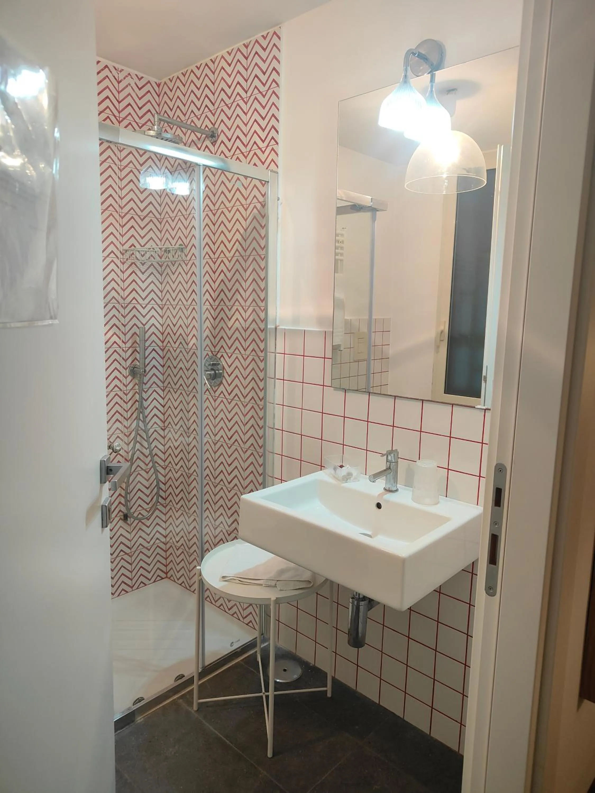 Guests in Nonna Pina Art Rooms