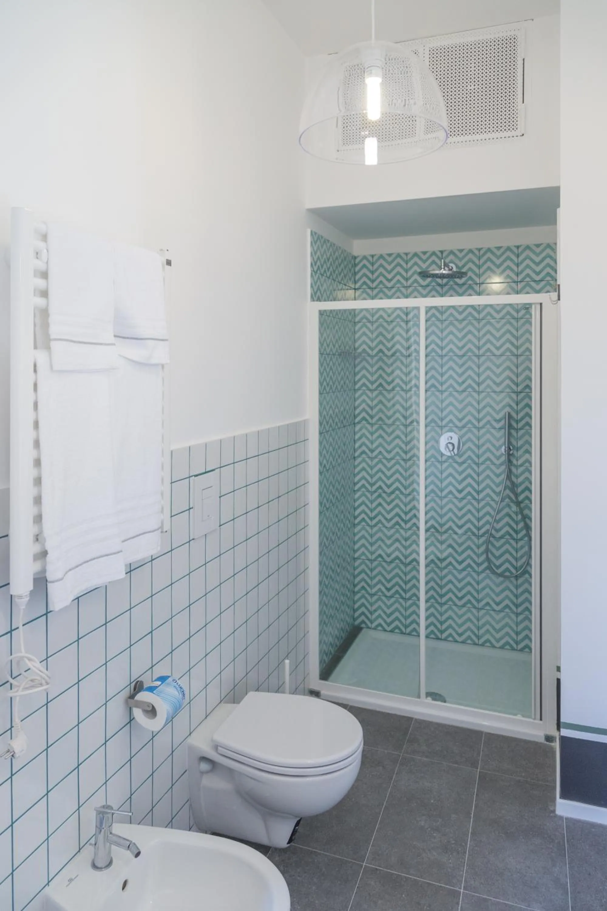 Shower in Nonna Pina Art Rooms