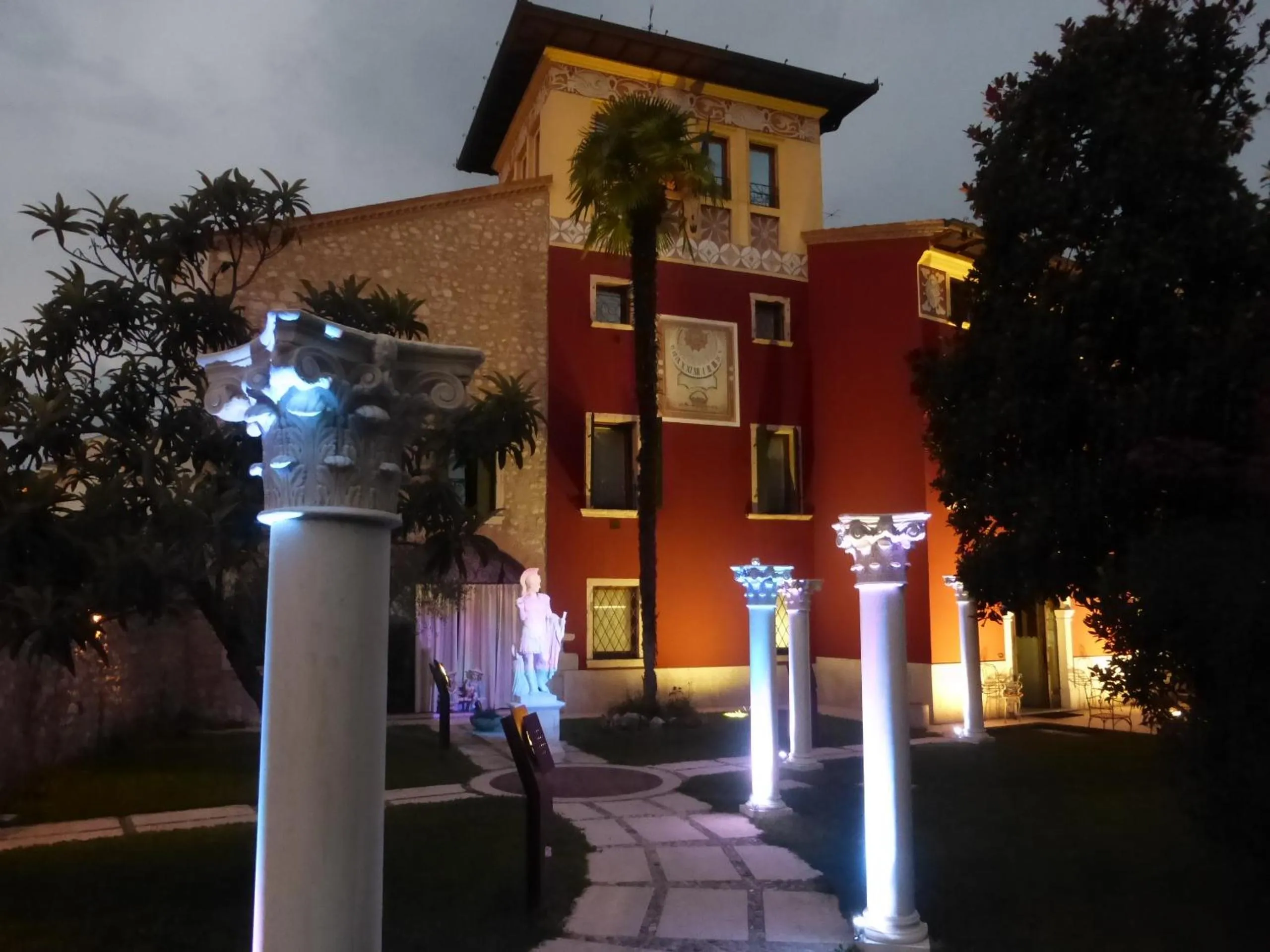 Facade/entrance in Residence Villa Vinco