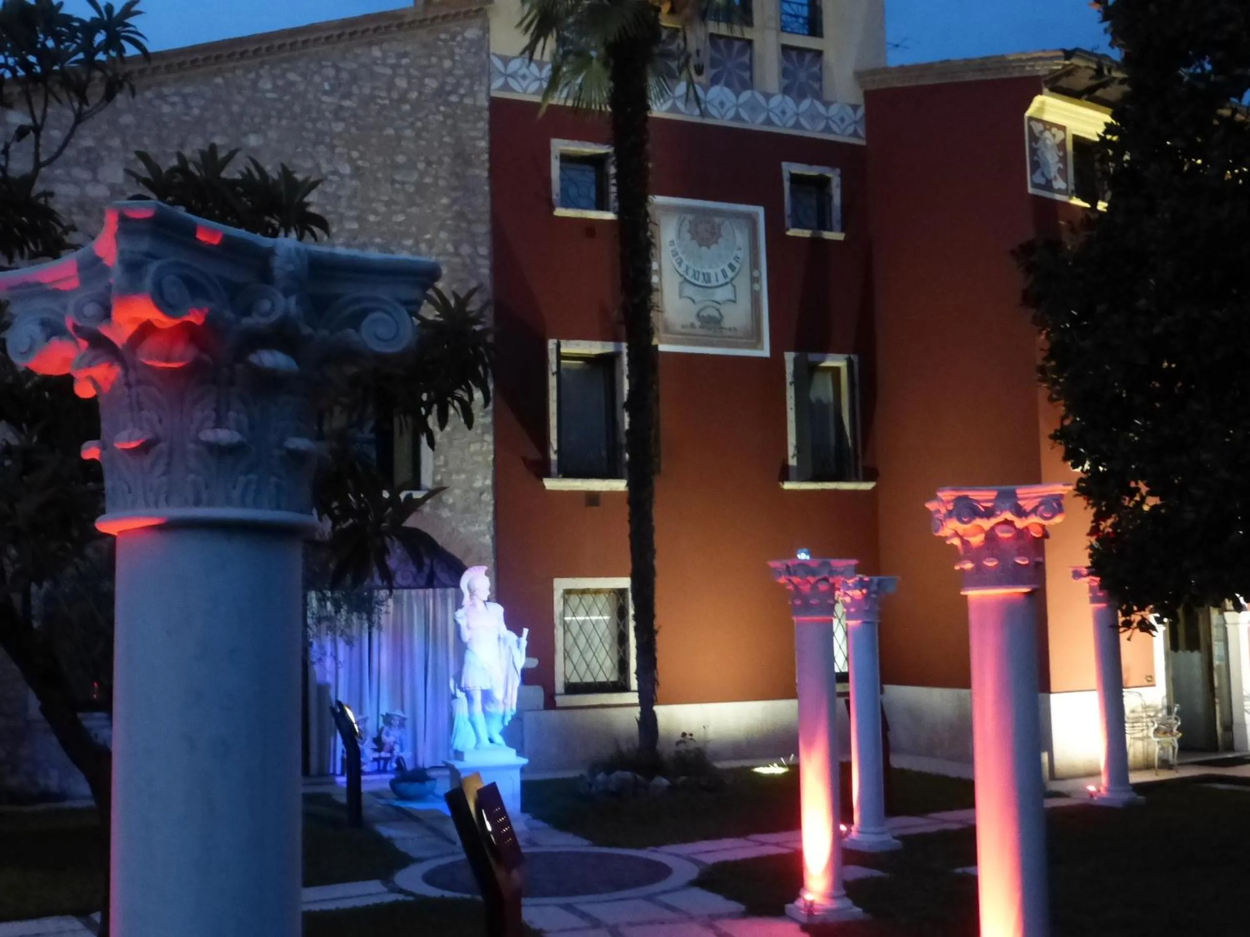 Facade/entrance in Residence Villa Vinco