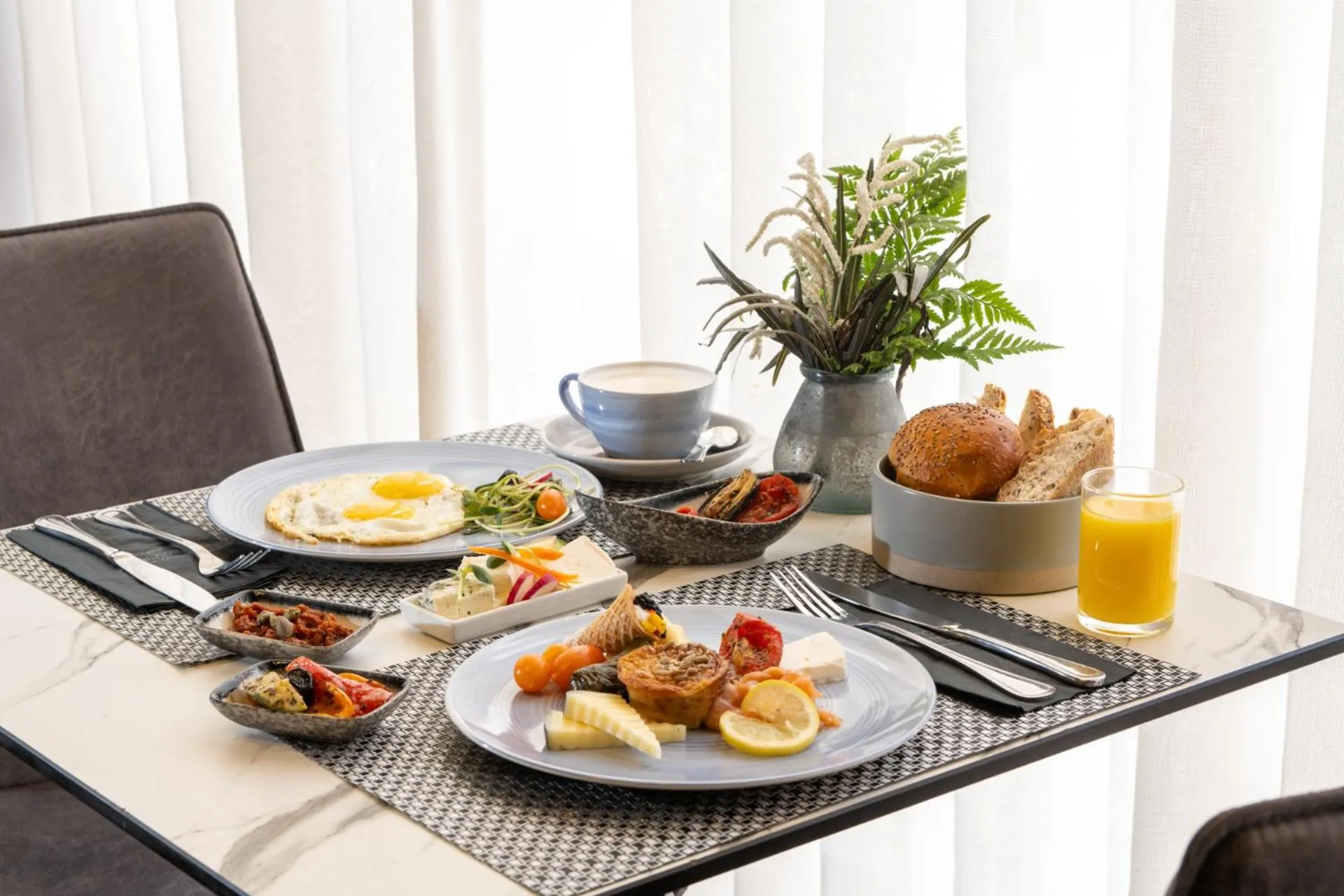 Breakfast in Leonardo Boutique Rehovot