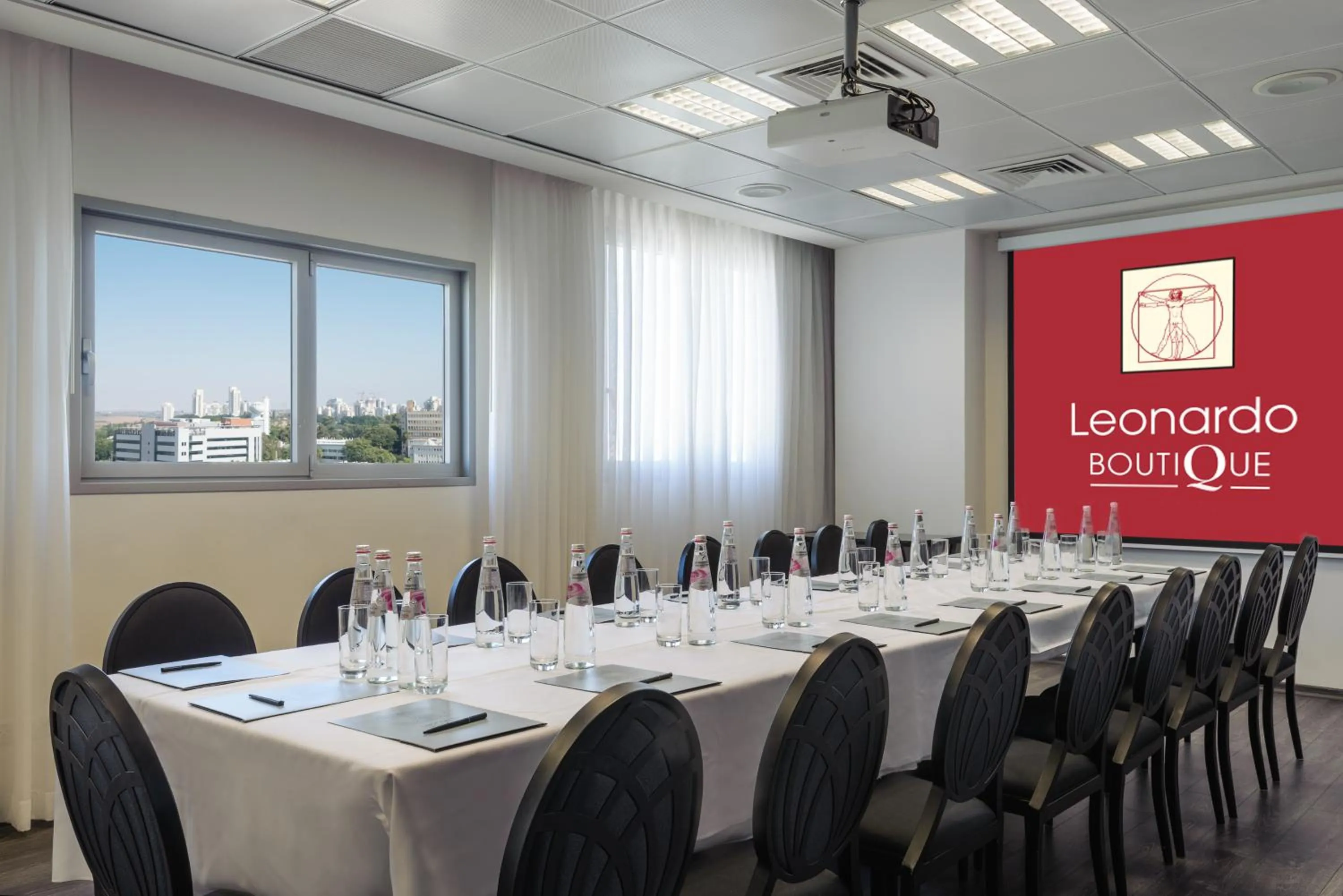 Business facilities in Leonardo Boutique Rehovot