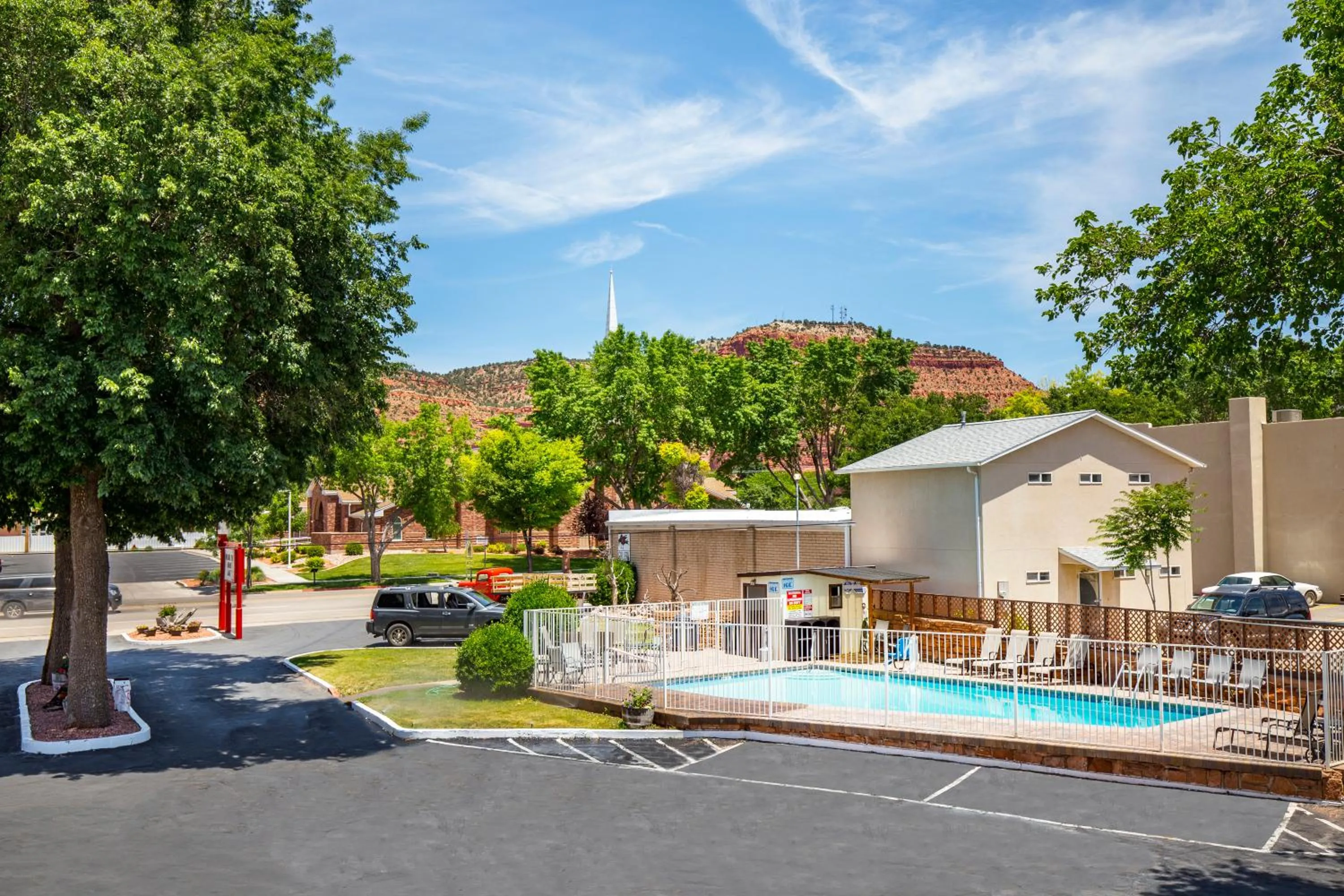 Swimming pool in Aikens Lodge