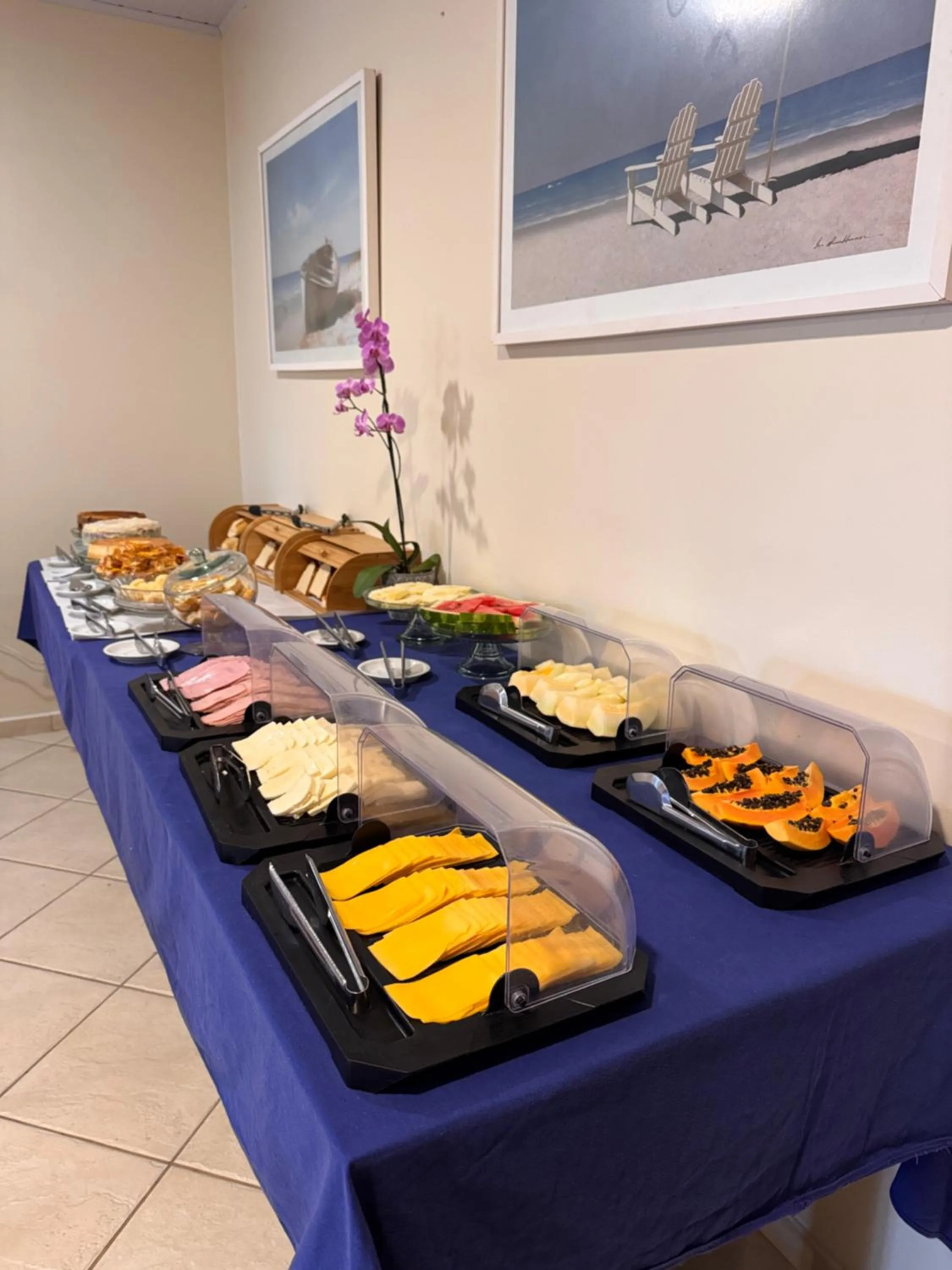 Buffet breakfast in Pousada Porto Praia