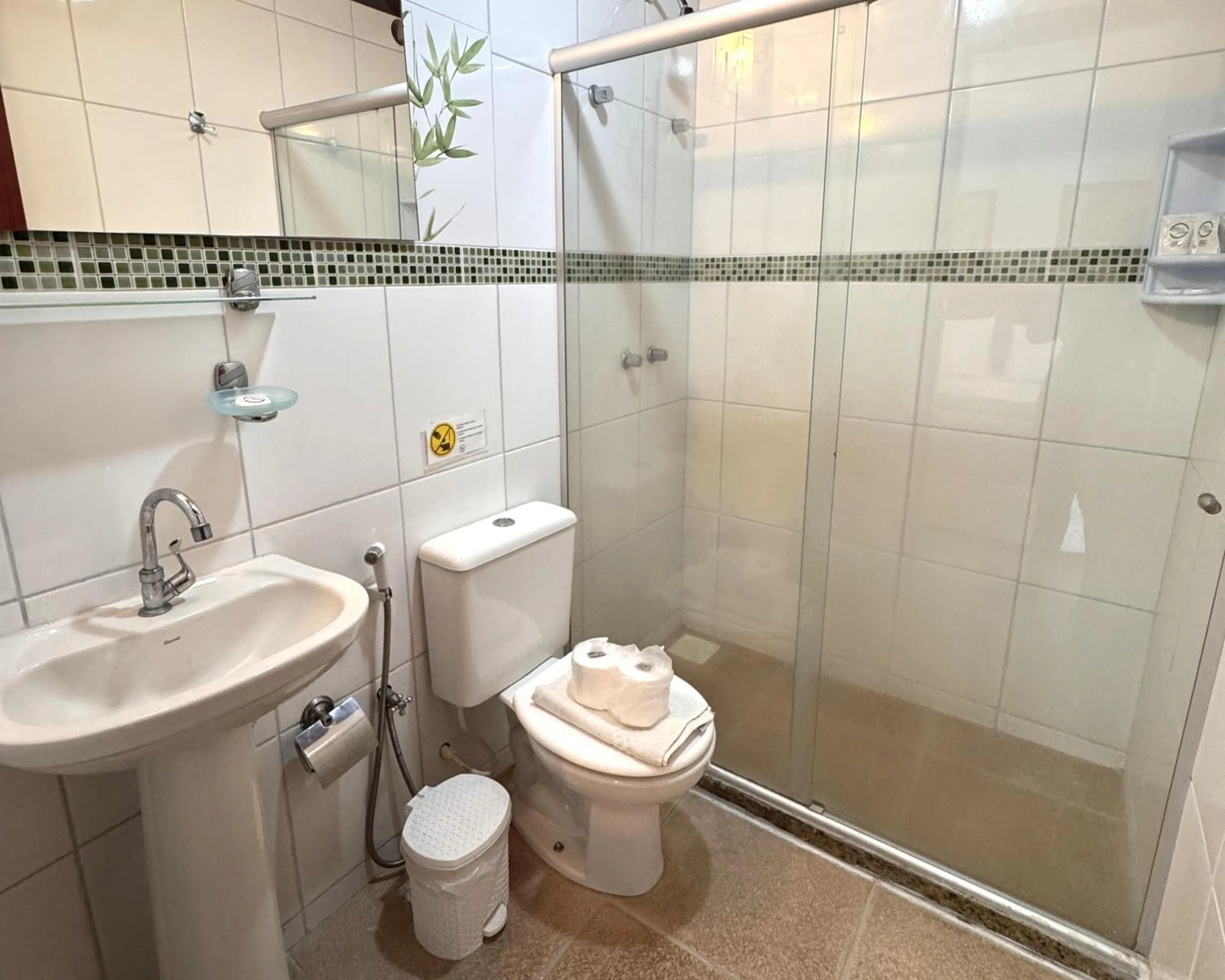 Shower in Pousada Porto Praia