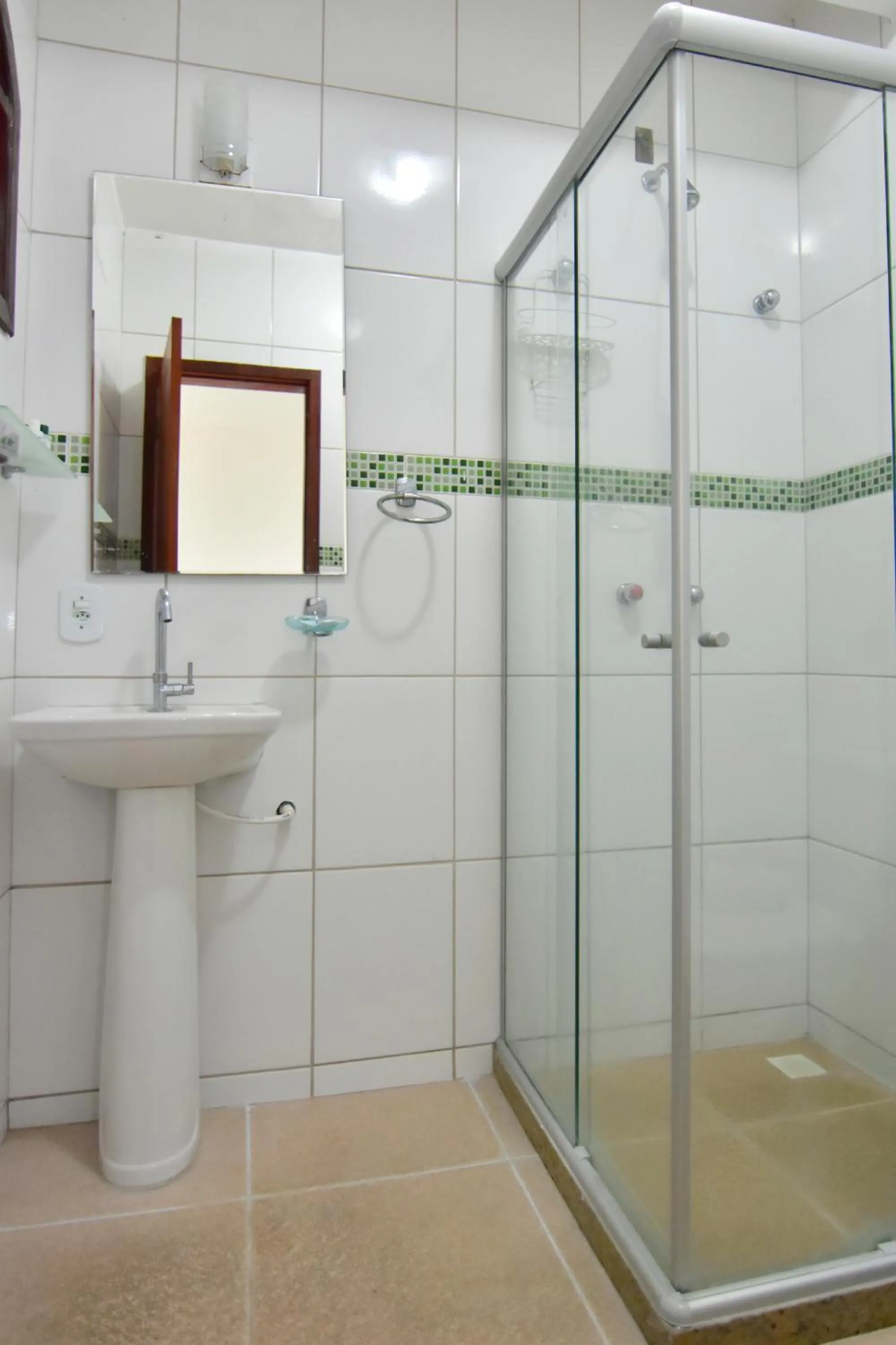 Shower in Pousada Porto Praia