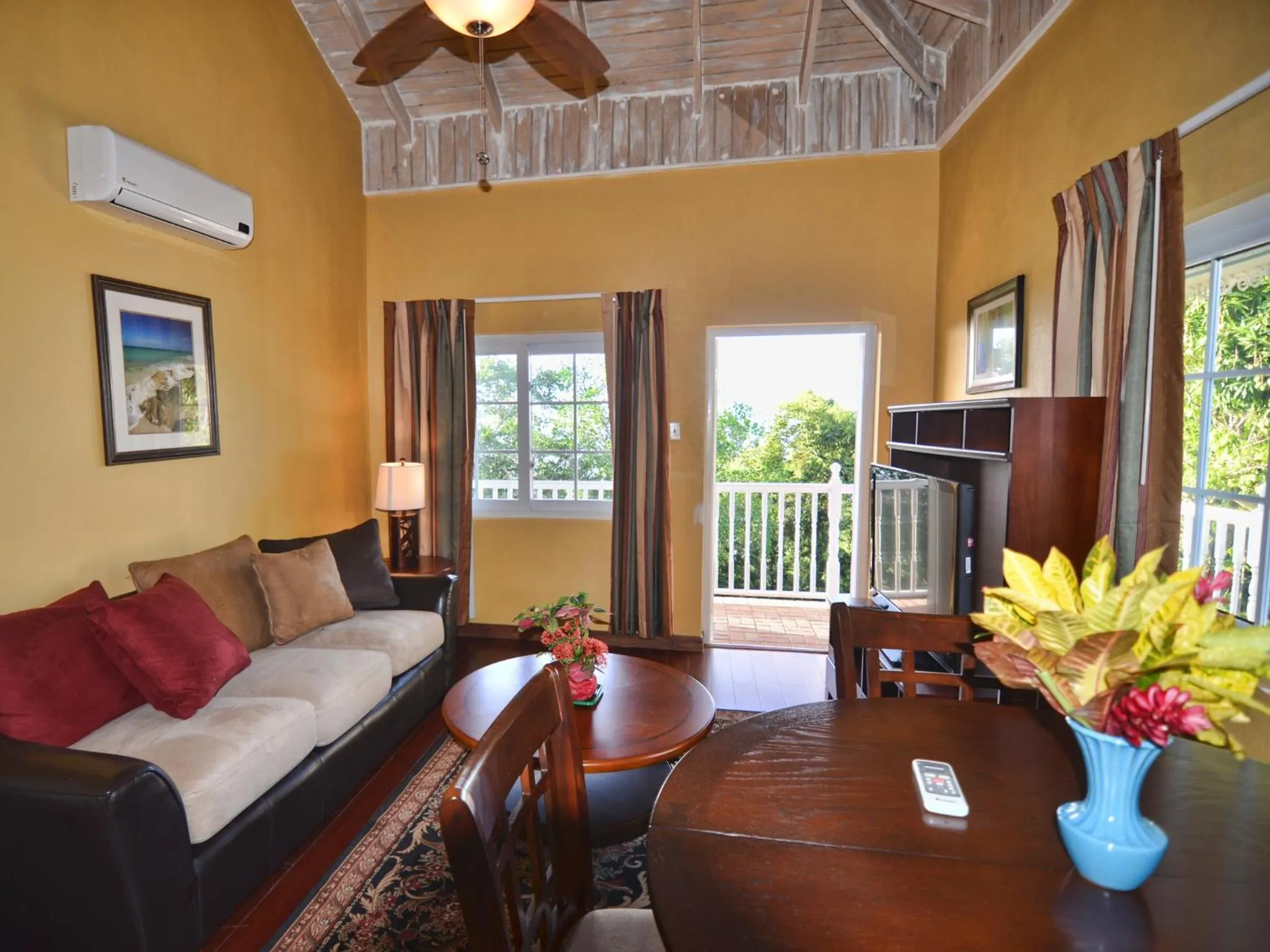 Living room in Tropical Lagoon Resort