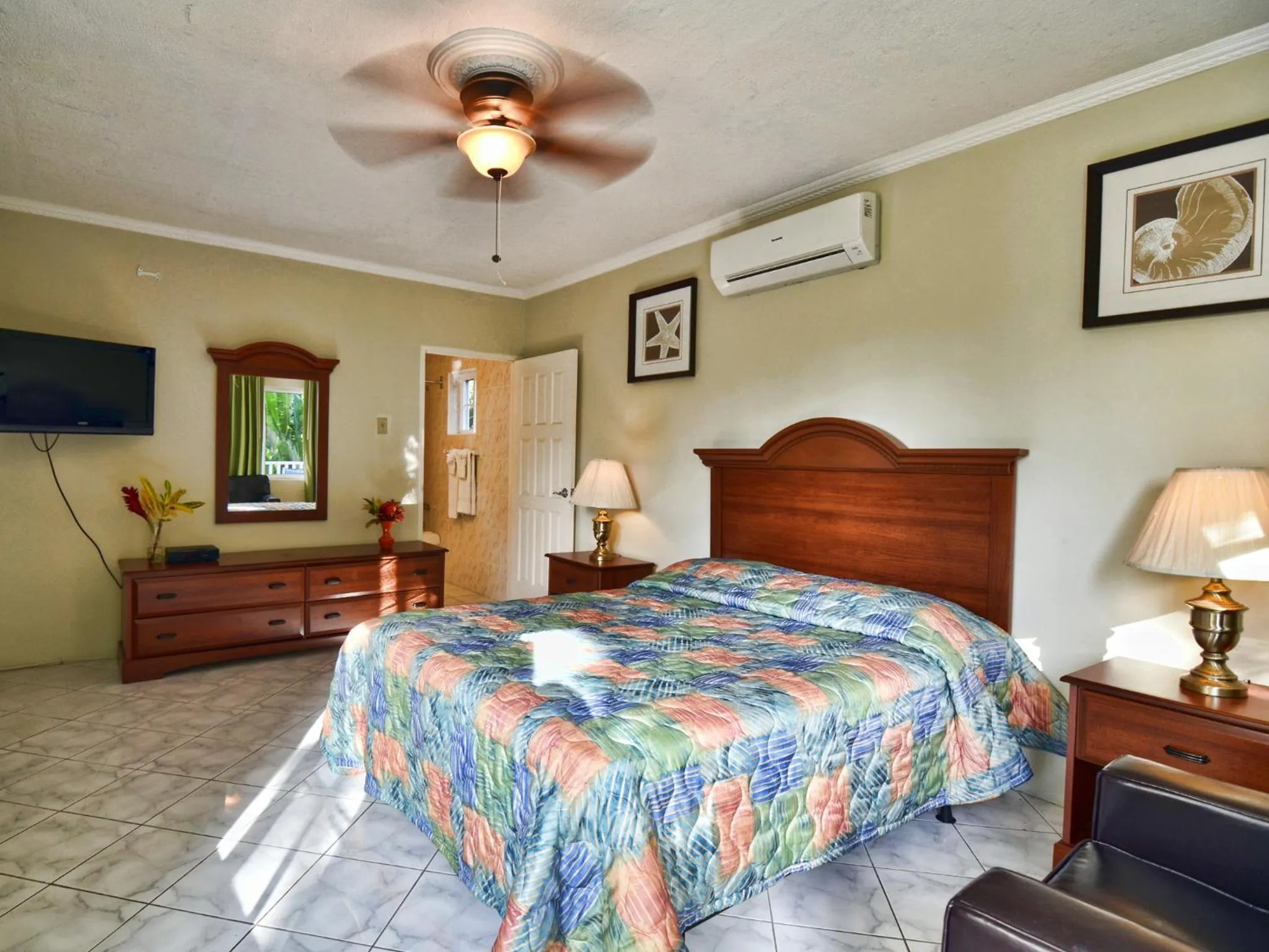 Bedroom, Bed in Tropical Lagoon Resort